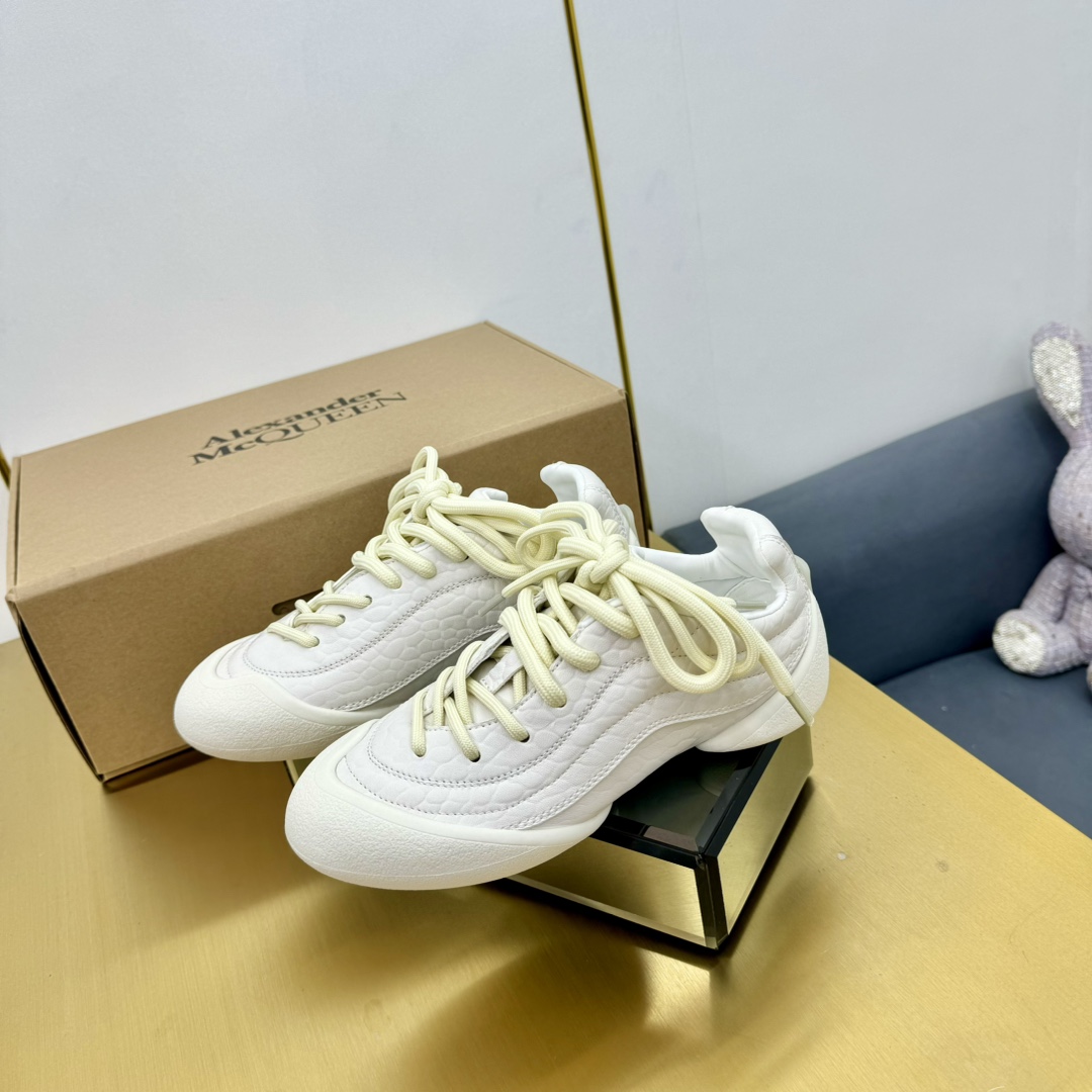 Alexander McQueen Fall/Winter Newest Flexion Collection Retro Casual Sneakers
