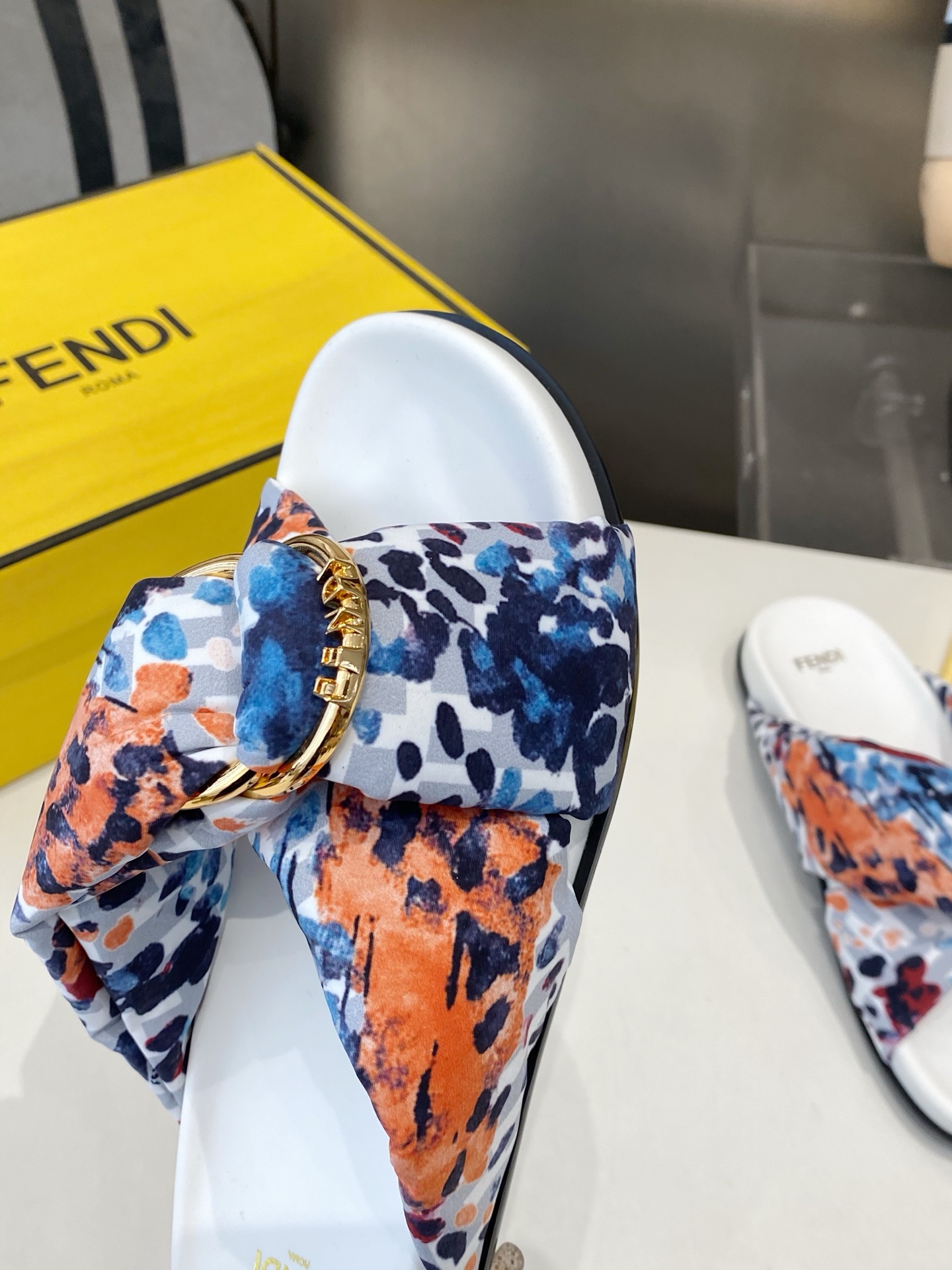 Fendi 2026 Summer Classic Buckle-Adorned Slippers