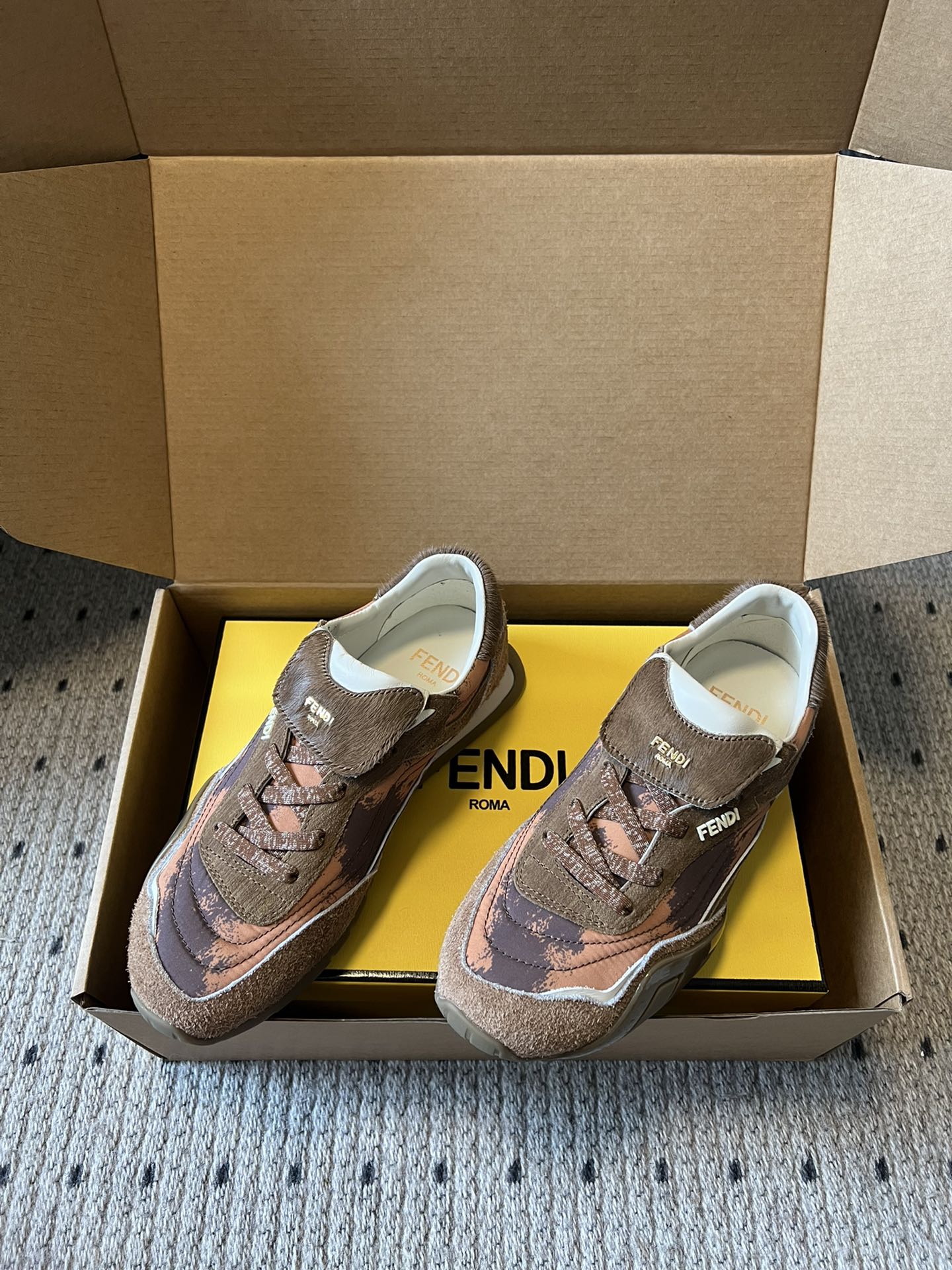 Fendi Retro-Style Round-Toe Mixed-Color Flat Casual Sneakers