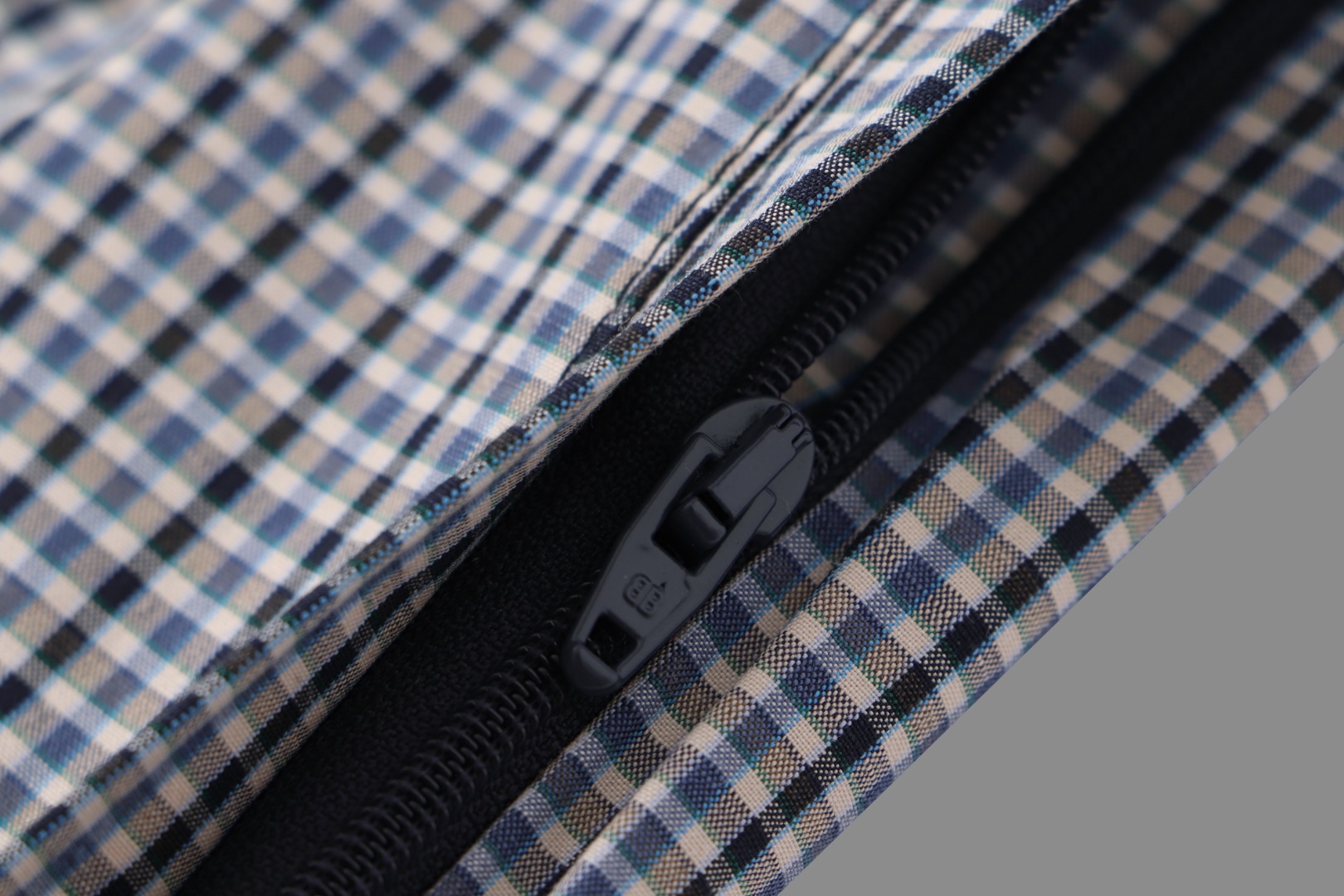 Balenciaga 2025 Spring/Summer Collection Checkered Wide-Leg Oversized Cargo Pants