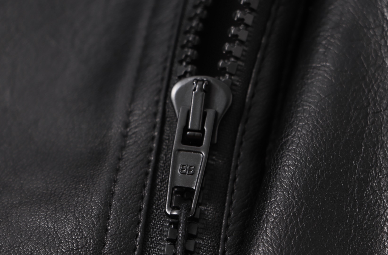 Balenciaga 2025 Spring/Summer Manchester United Logo Flight Jacket