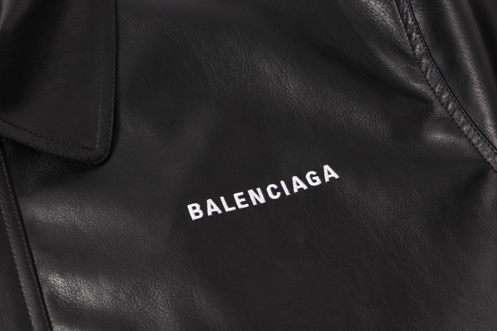 Balenciaga 2025 Spring/Summer Manchester United Logo Flight Jacket