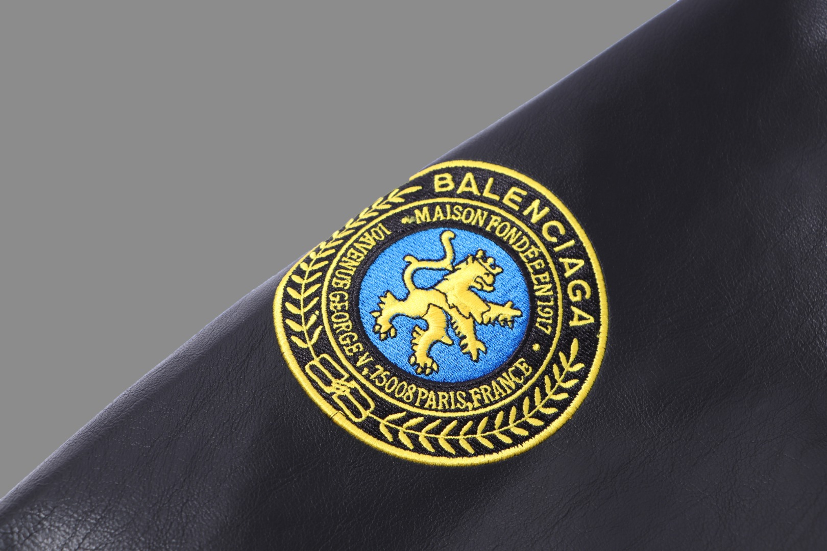 Balenciaga 2025 Spring/Summer Manchester United Logo Flight Jacket