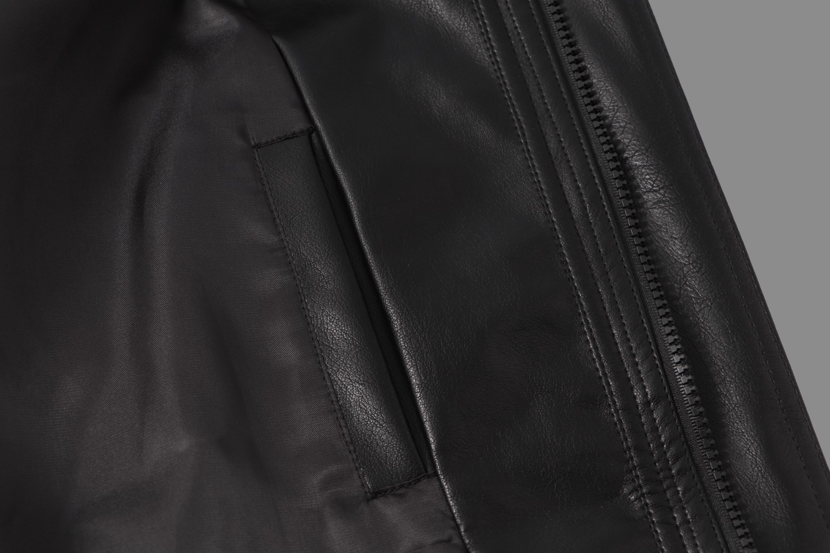 Balenciaga 2025 Spring/Summer Manchester United Logo Flight Jacket