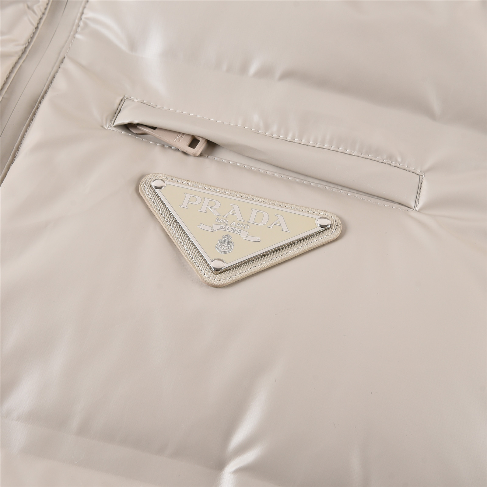 Prada Classic Zipper Hooded Down Jacket