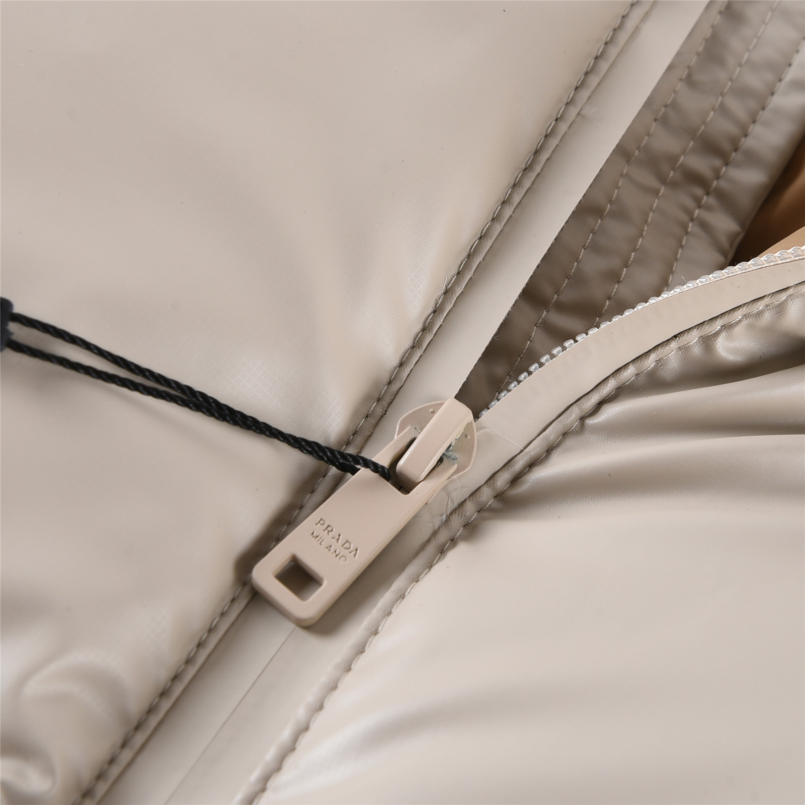 Prada Classic Zipper Hooded Down Jacket