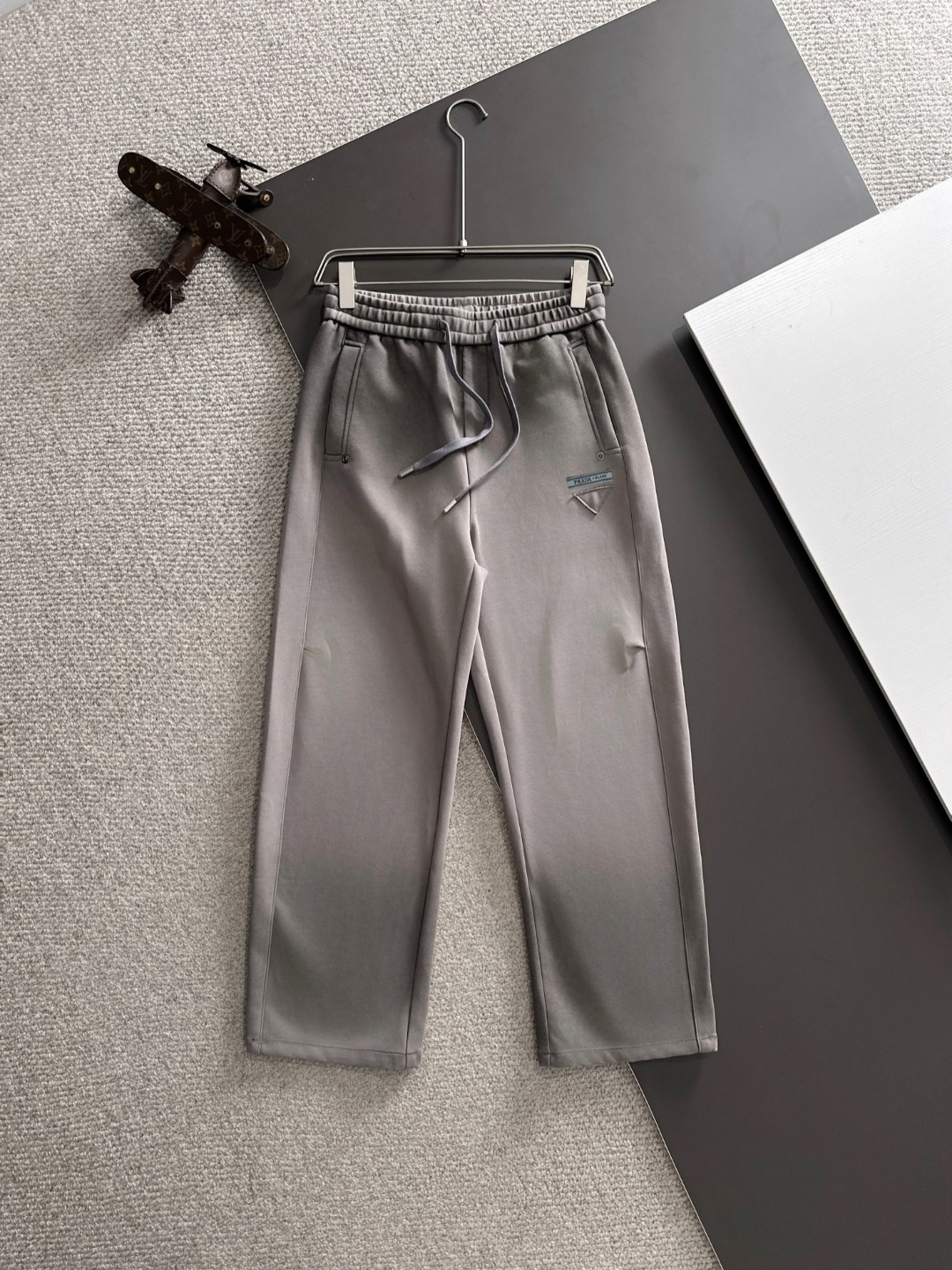 Prada 2025 Winter New Elastic Waist Casual Pants