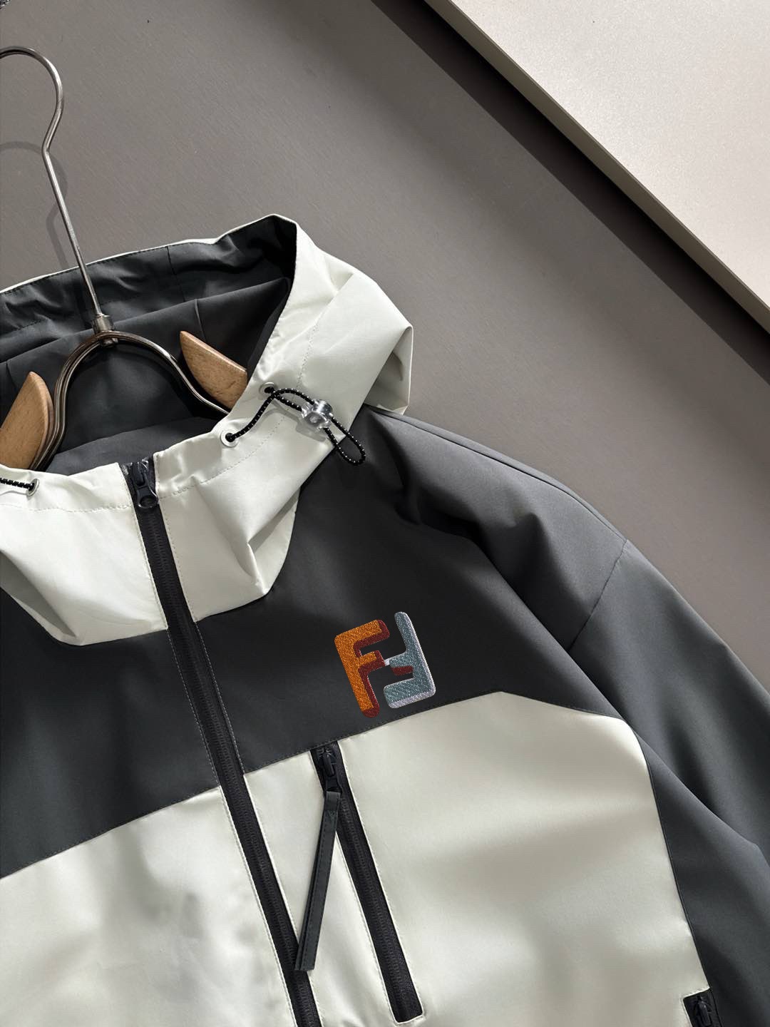 Fendi 2025 Fall New Arrival Zipper Trench Coat Jacket