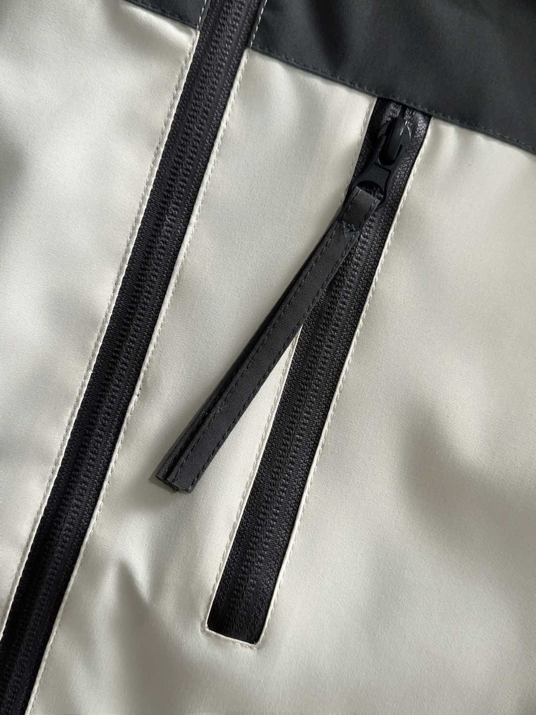 Fendi 2025 Fall New Arrival Zipper Trench Coat Jacket