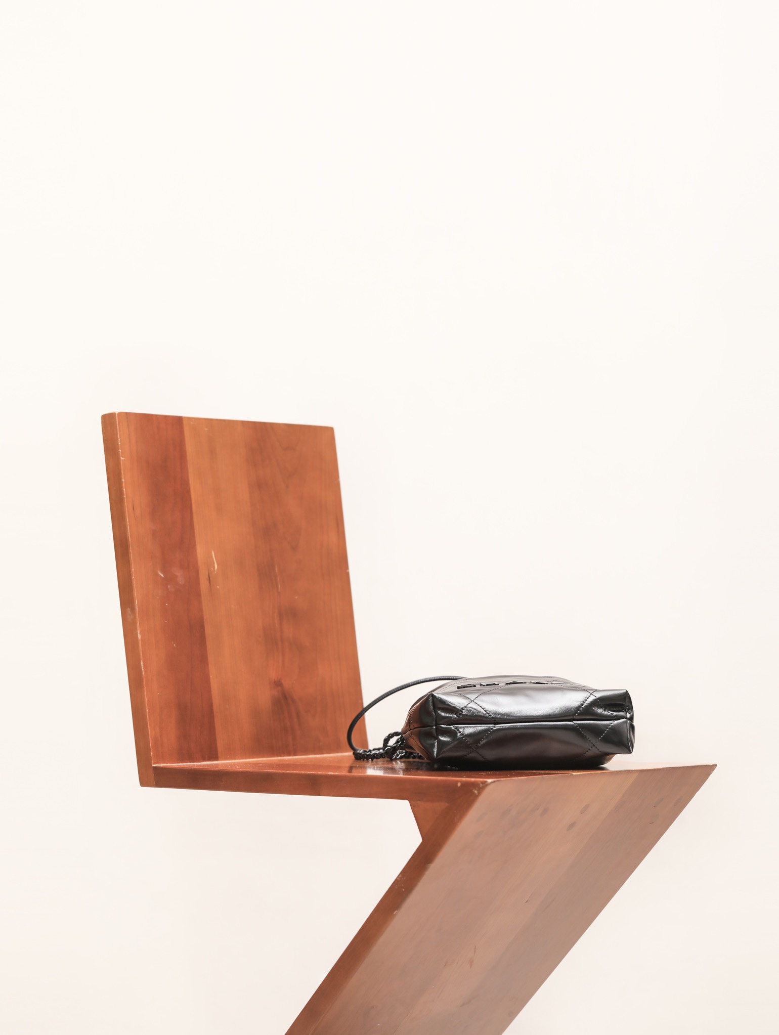 Chanel 22 Mini Black Knight All Black... Dimensions: 20×19×6cm 3980