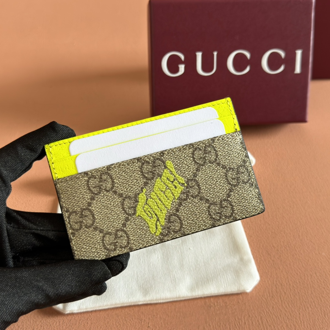 Gucci Model: 835322. Dimensions: 11 cm (width) x 7 cm (height)