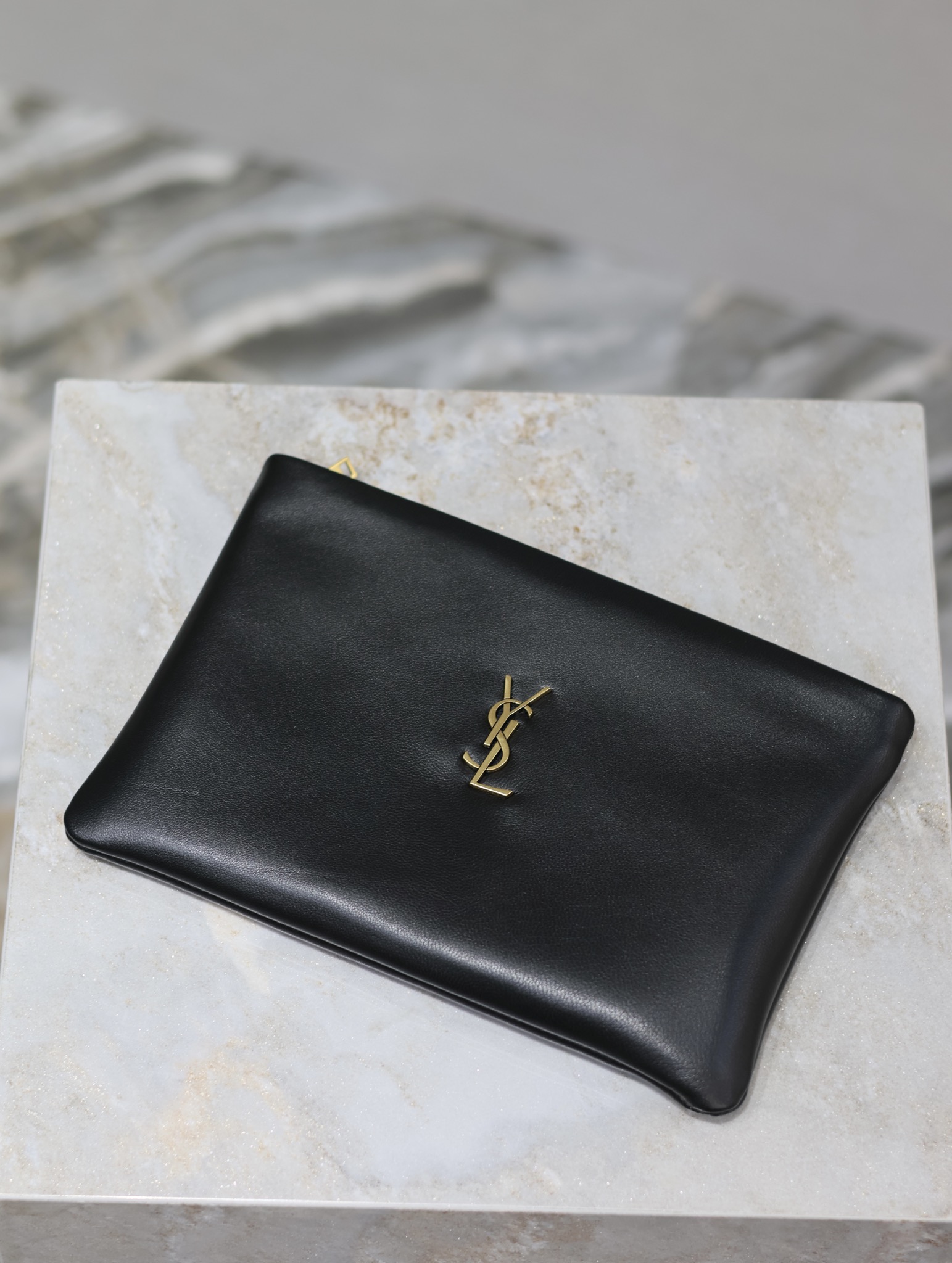 YSL【Black】 CALYPSO_Clutch Style No: 765025 Dimensions: 23×16×3cm