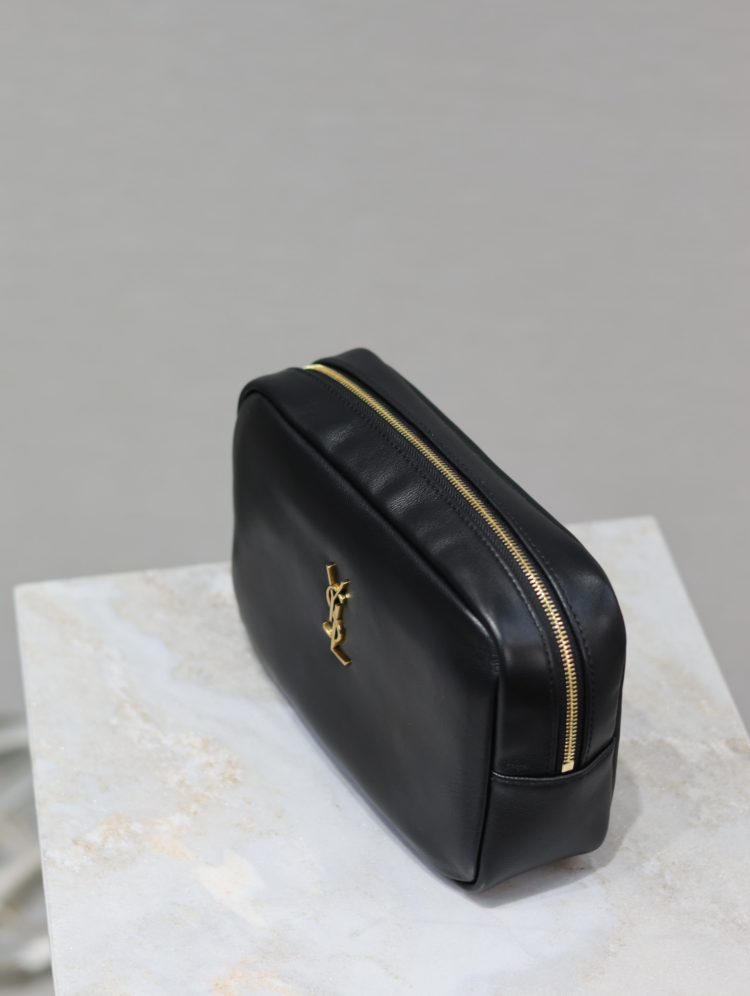 YSL【Black】 CALYPSO_Cosmetic Bag Style No.: 765026 Dimensions: 21×14×6.5cm