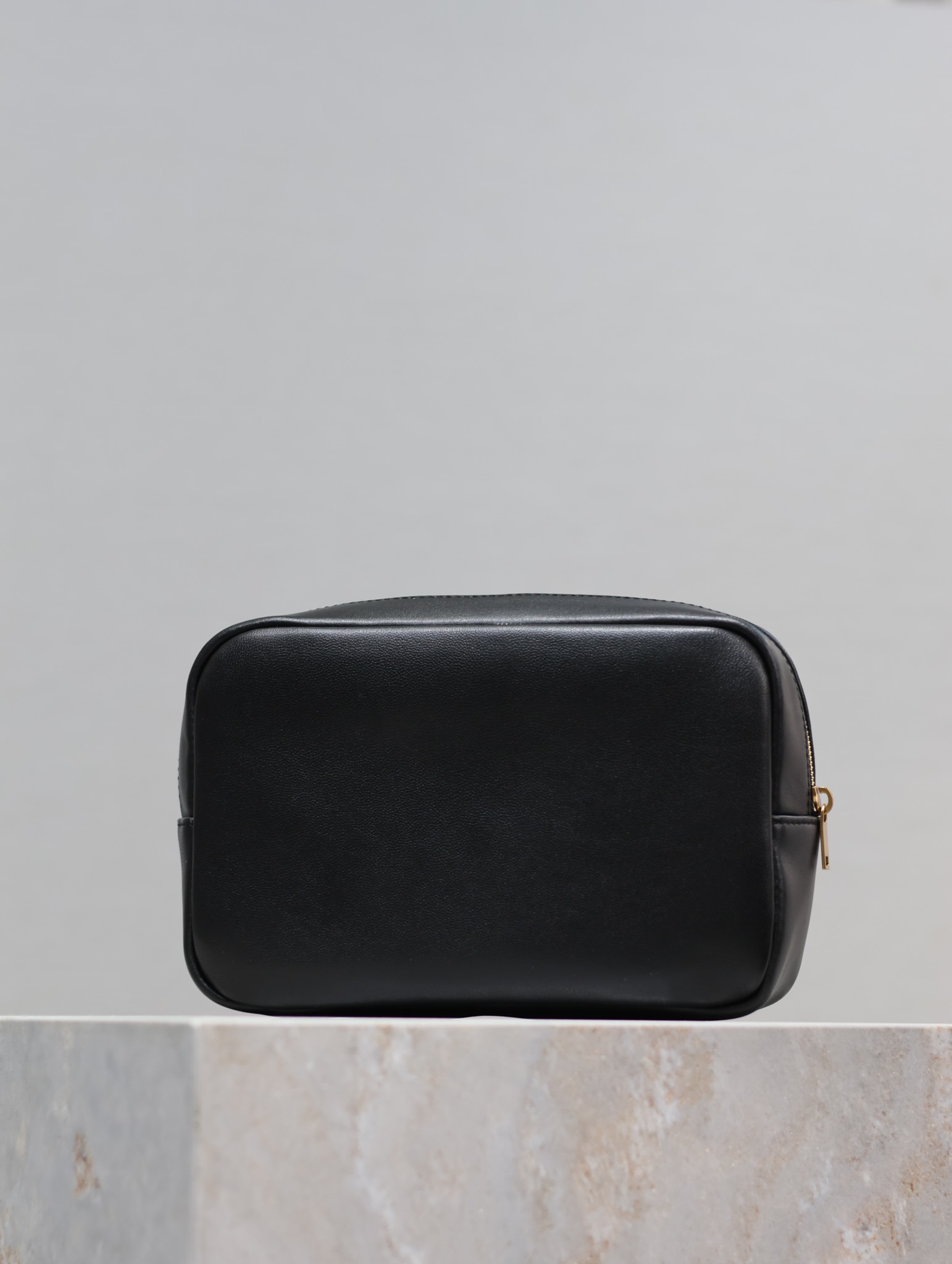 YSL【Black】 CALYPSO_Cosmetic Bag Style No.: 765026 Dimensions: 21×14×6.5cm