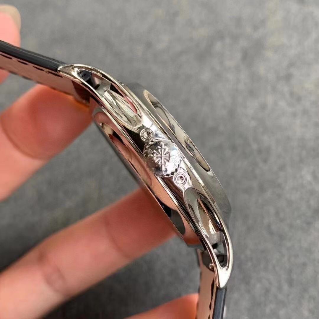 Patek Philippe 5205G-013