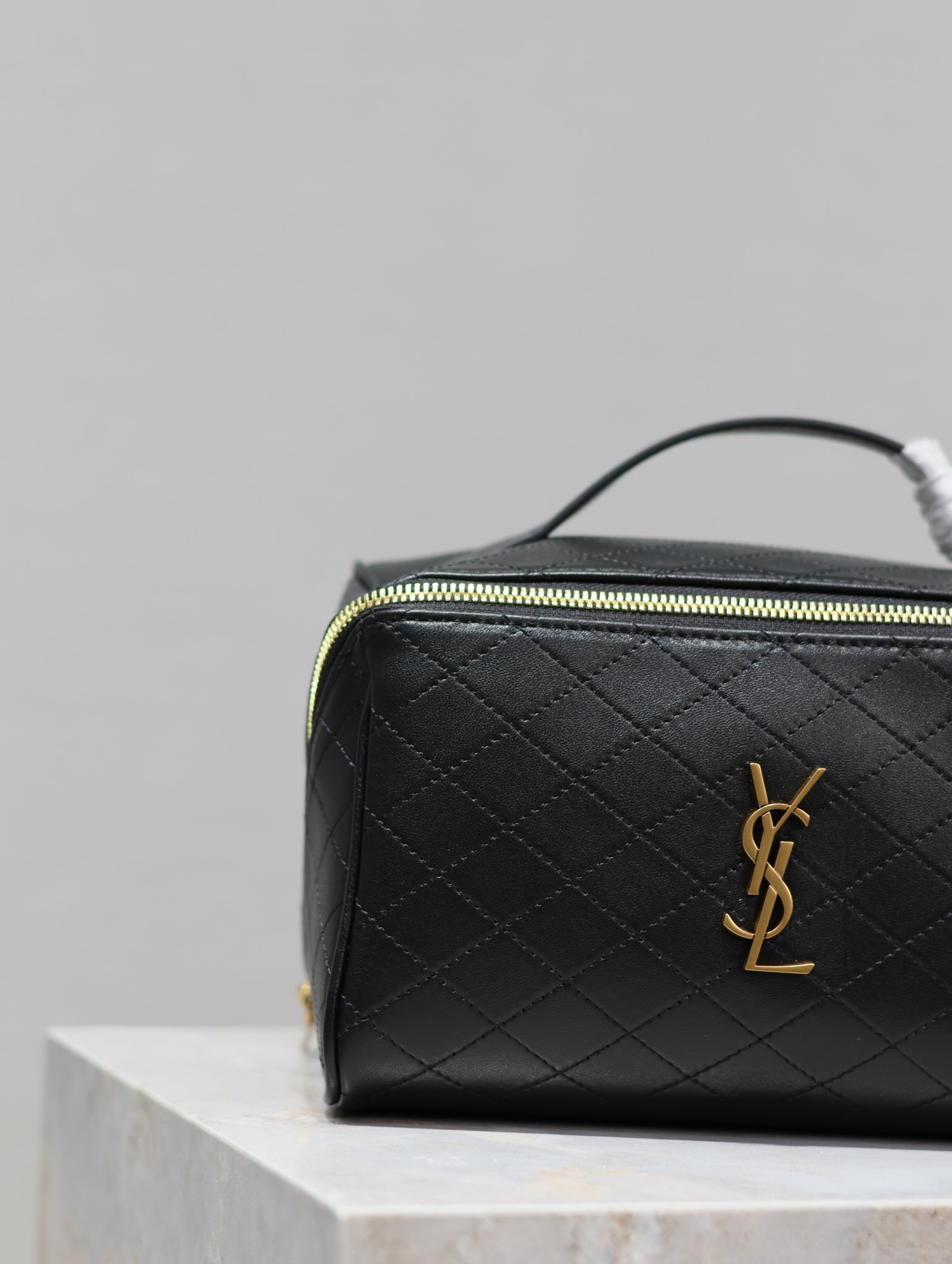 YSL 【Black】 GABY Cosmetic Bag Style No.: 753171 Dimensions: 21×13×13 cm