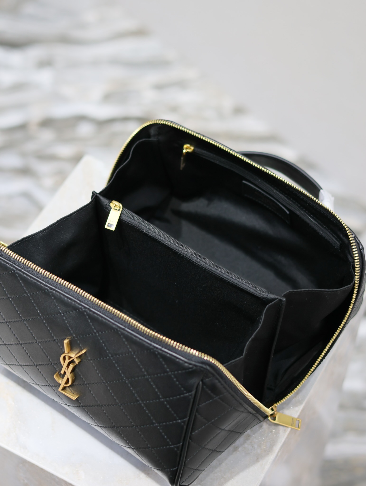 YSL 【Black】 GABY Cosmetic Bag Style No.: 753171 Dimensions: 21×13×13 cm