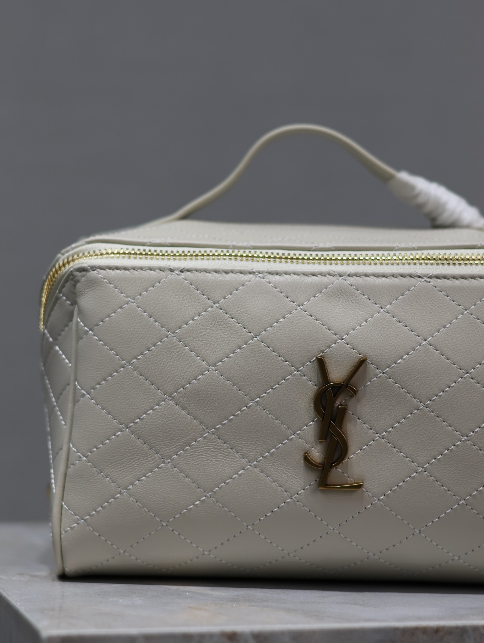 YSL【White】GABY Cosmetic Bag Style No.: 753171 Dimensions: 21×13×13 cm