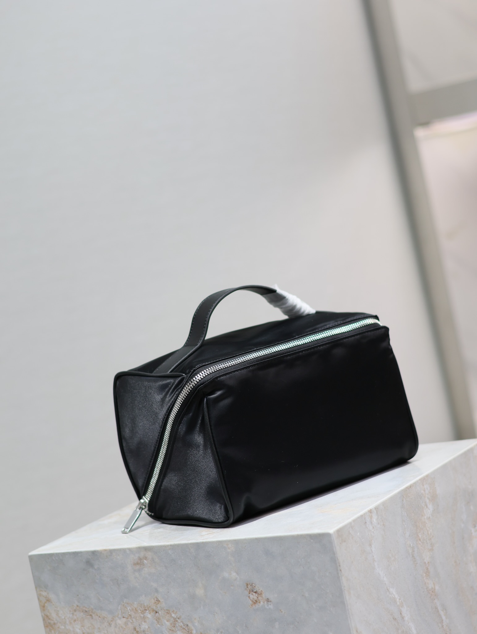 YSL【Black】Nylon GABY Cosmetic Bag Style No.: 753171 Dimensions: 21×13×13 cm