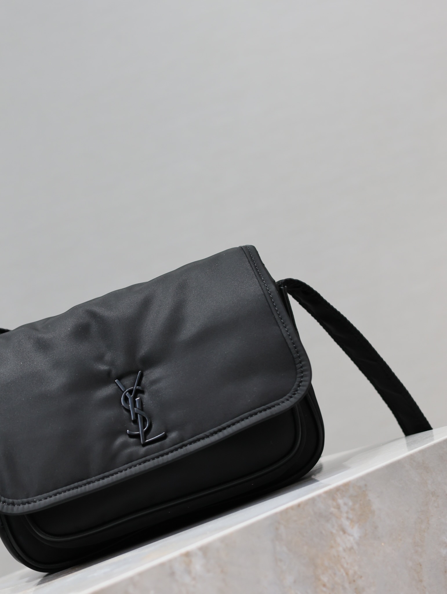 YSL Niki 22cm Nylon Style Style Number: 633151 Dimensions: 22 × 16.5 × 12 cm