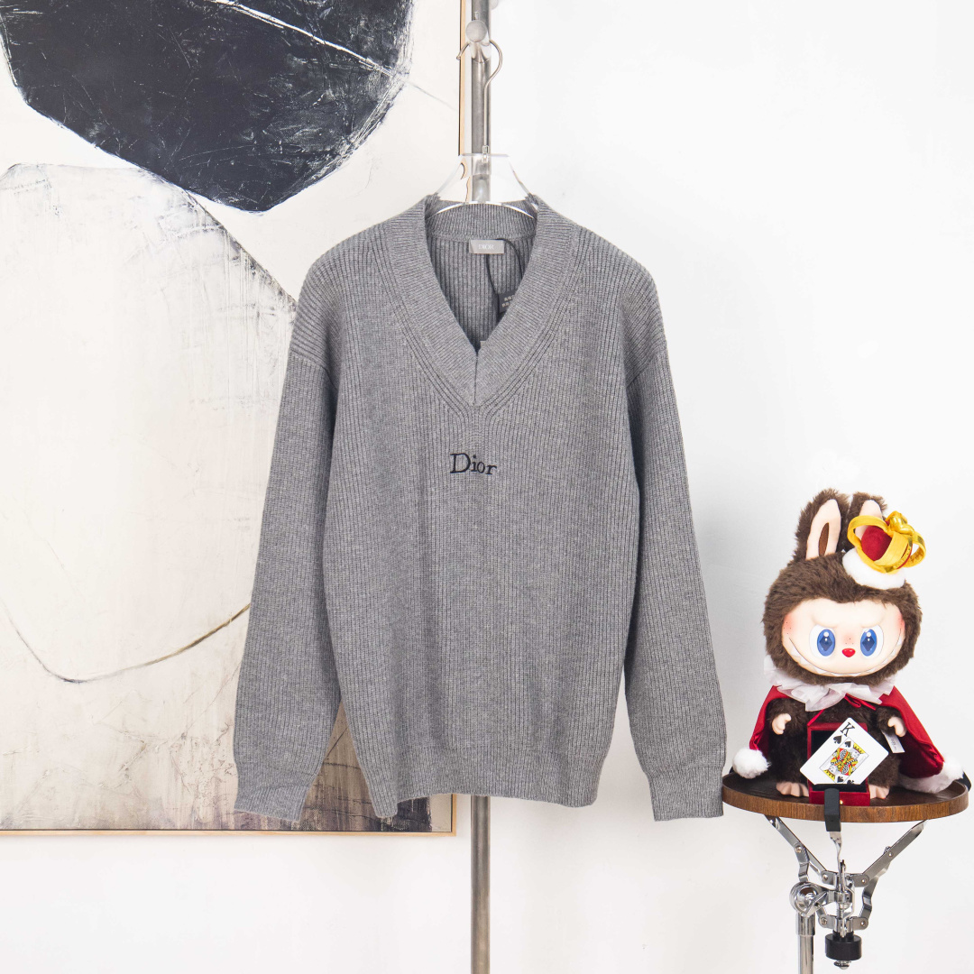  DIOR Embroidered V-Neck Wool Knit Sweater