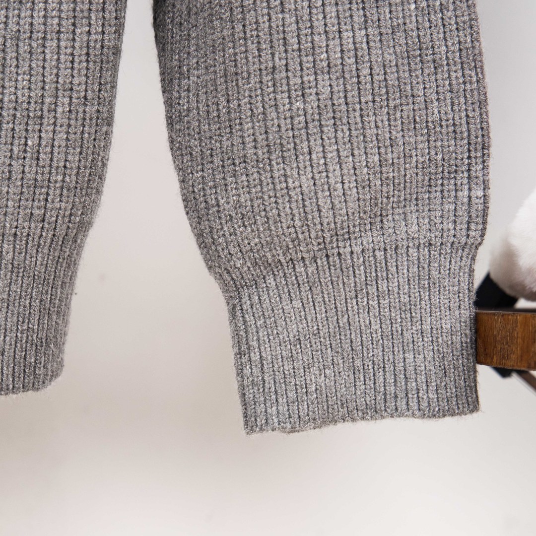  DIOR Embroidered V-Neck Wool Knit Sweater