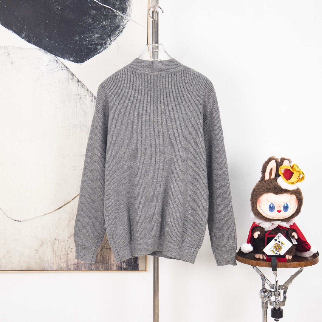  DIOR Embroidered V-Neck Wool Knit Sweater