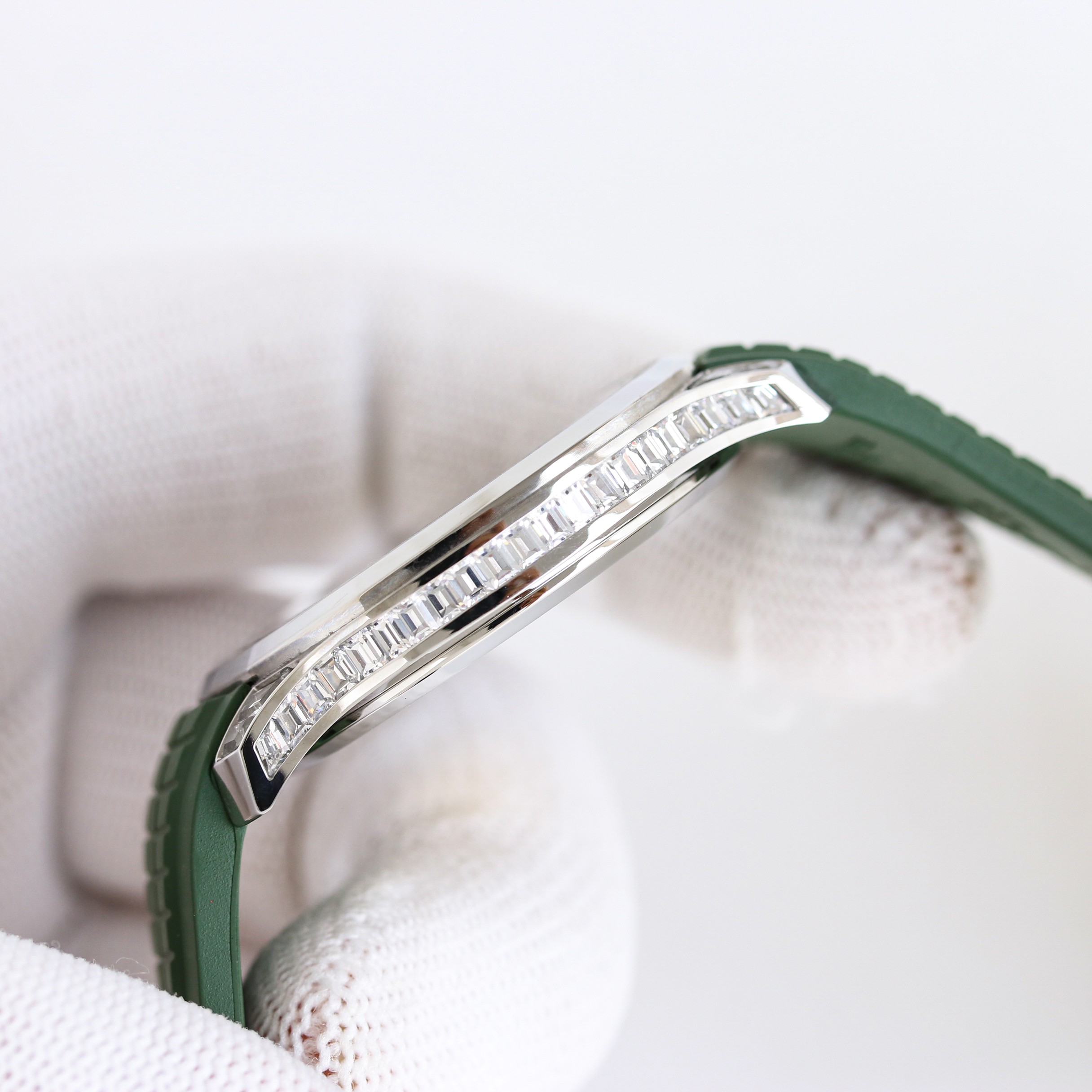 Patek Philippe Aquanaut 5167, full T-diamond series