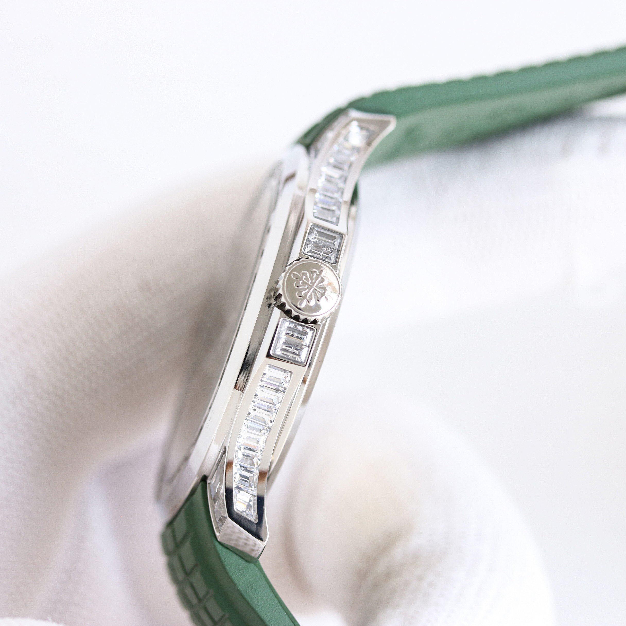 Patek Philippe Aquanaut 5167, full T-diamond series