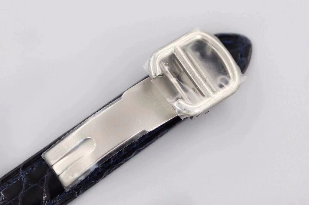 Cartier Tank Américaine WSTA0016 - 35.8x19mm - Steel Quartz - Slender & Elegant