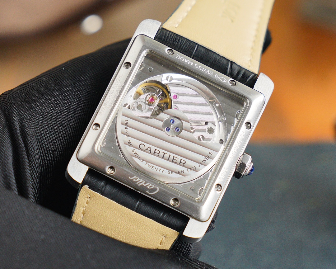 Cartier Tank Anglaise Medium Model 3028 - 34x44mm - Automatic with Date & Small Seconds 中文对照: 卡