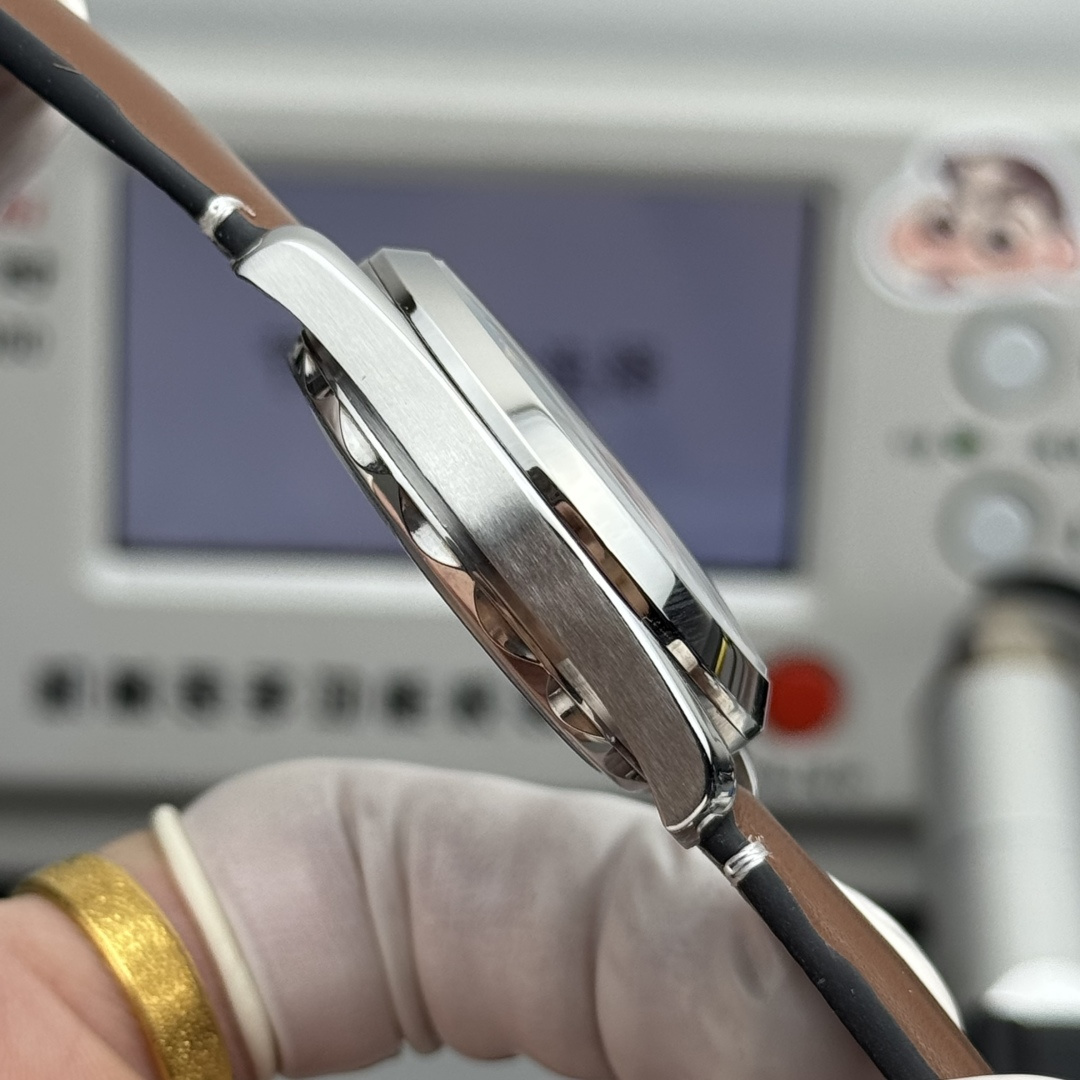 OMEGA The new Omega Seamaster "Railmaster" watch features a small seconds hand.