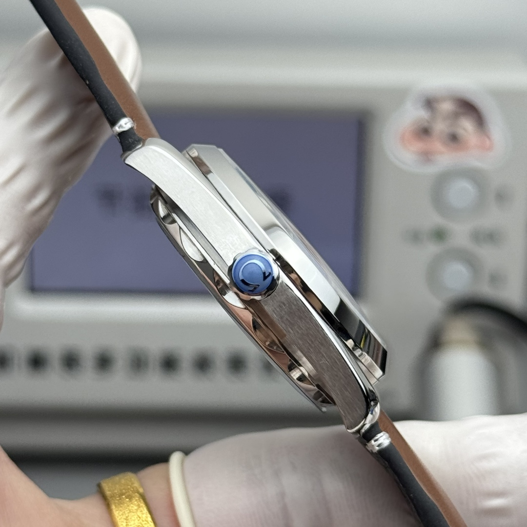 OMEGA The new Omega Seamaster "Railmaster" watch features a small seconds hand.