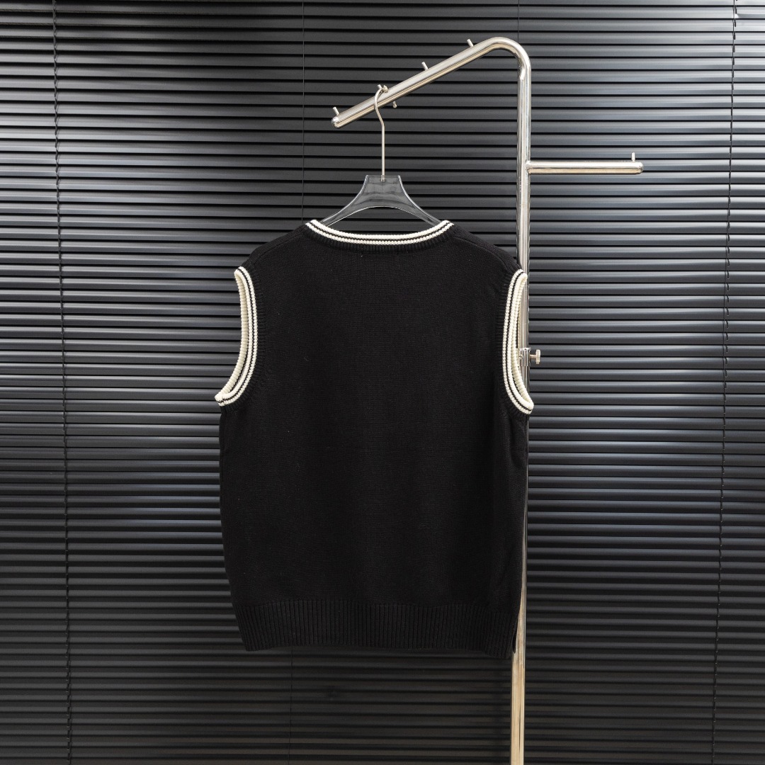 CELINE V-neck Knit Wool Ves