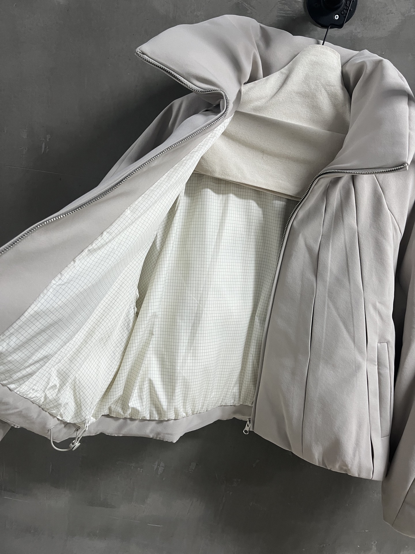 Miu Miu 2025 Fall/Winter New Arrival Versatile Down Jacket