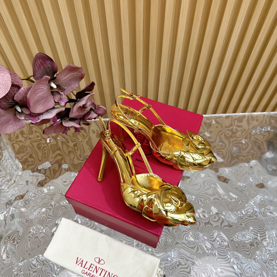 Valentino Garavani Atelier Shoes 03 Rose Edition