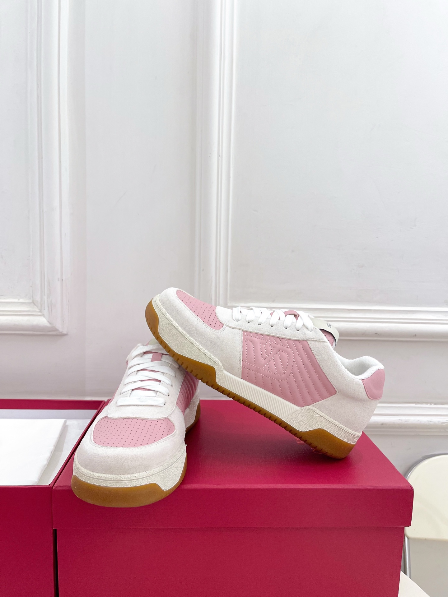 Valentino 2025 Couple Leather Sneakers