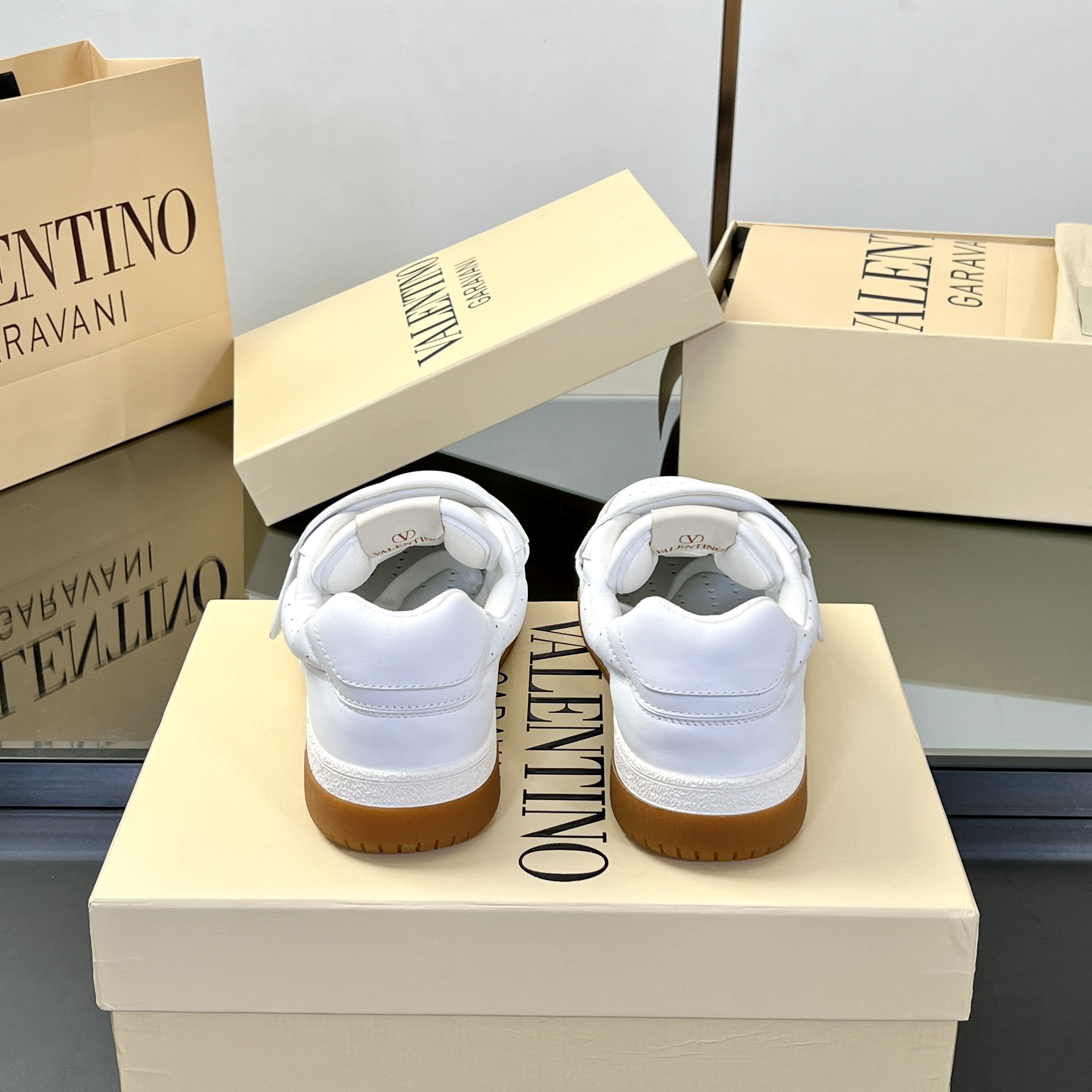 Valentino 2025 New Arrival Couple's Athletic Sneakers