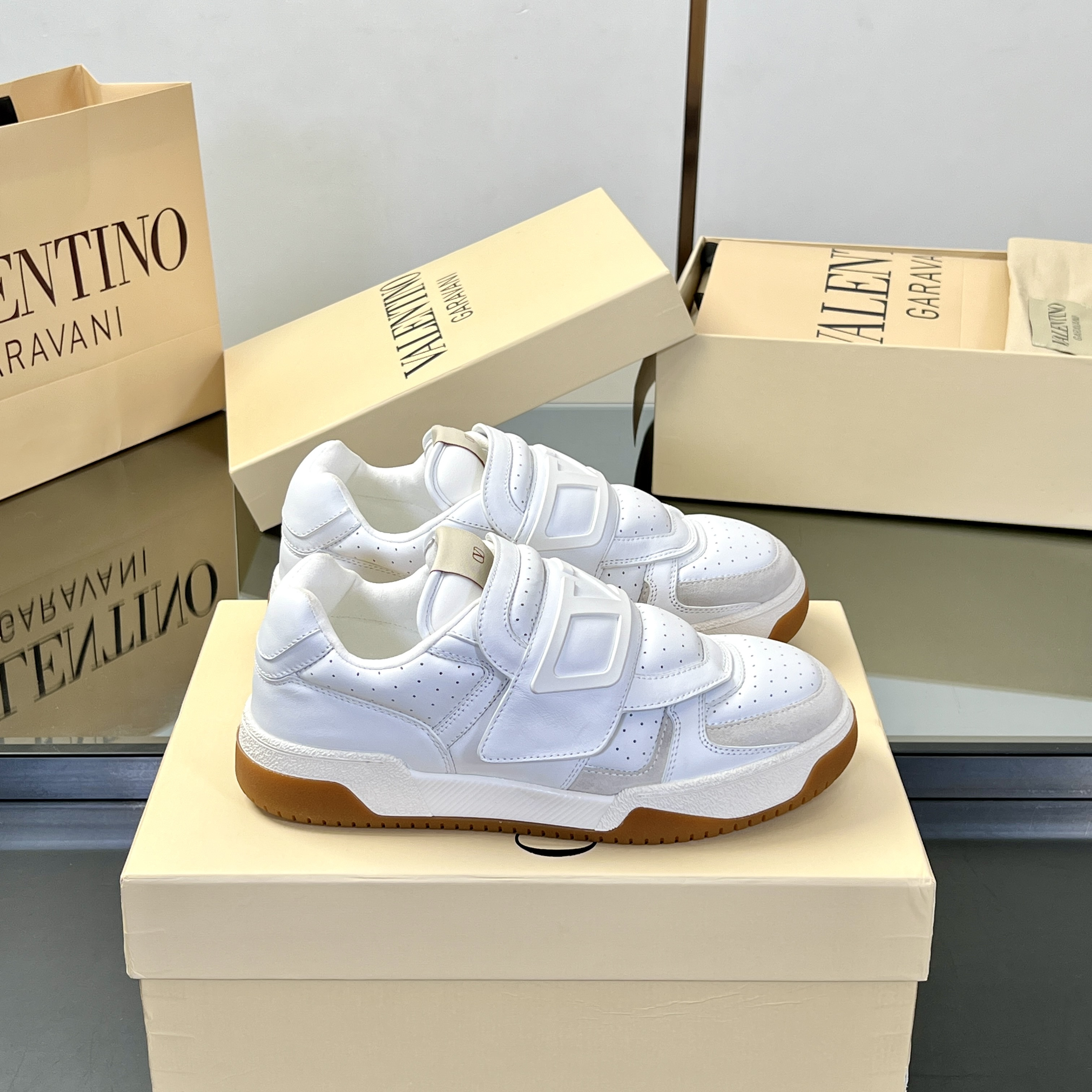 Valentino 2025 New Arrival Couple's Athletic Sneakers