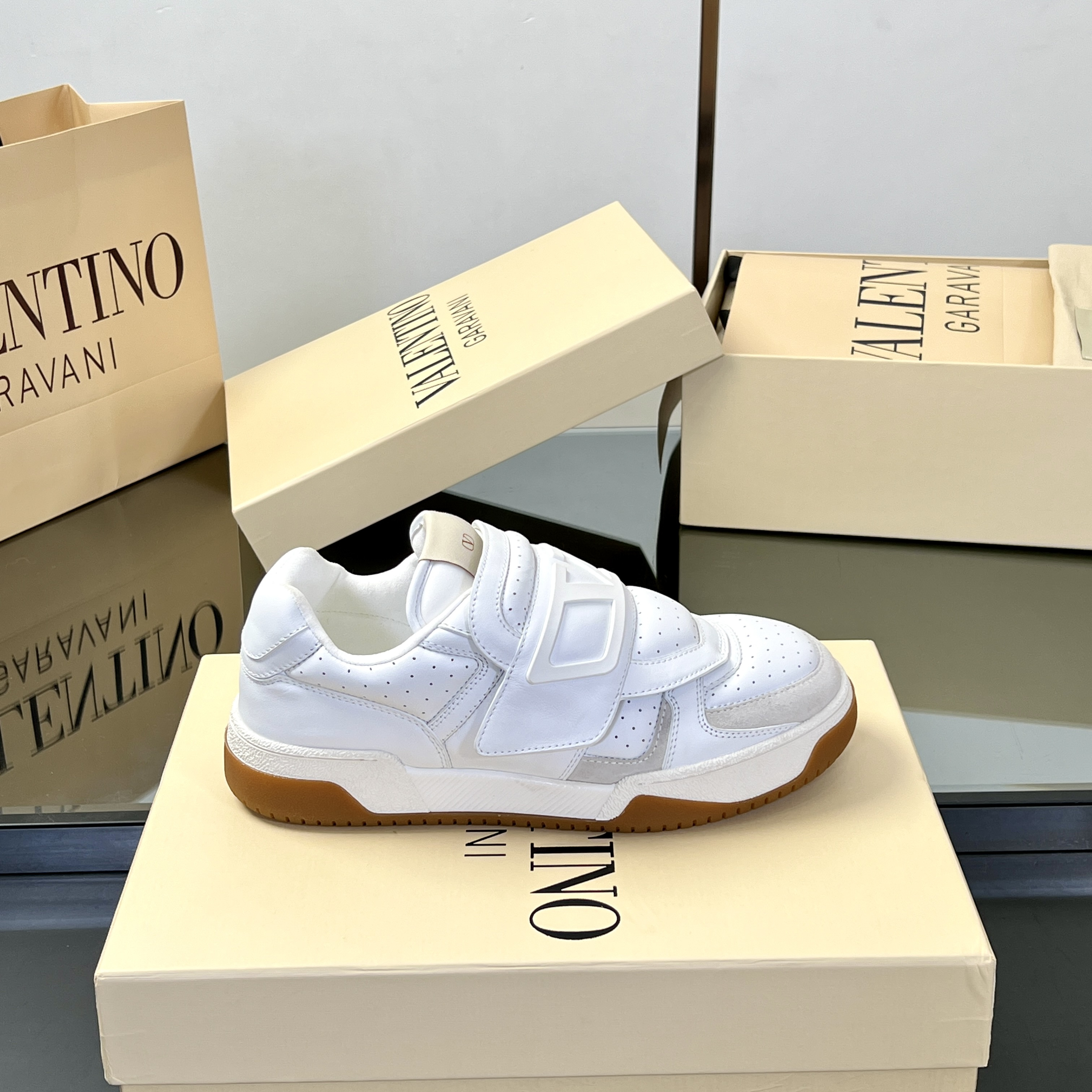 Valentino 2025 New Arrival Couple's Athletic Sneakers