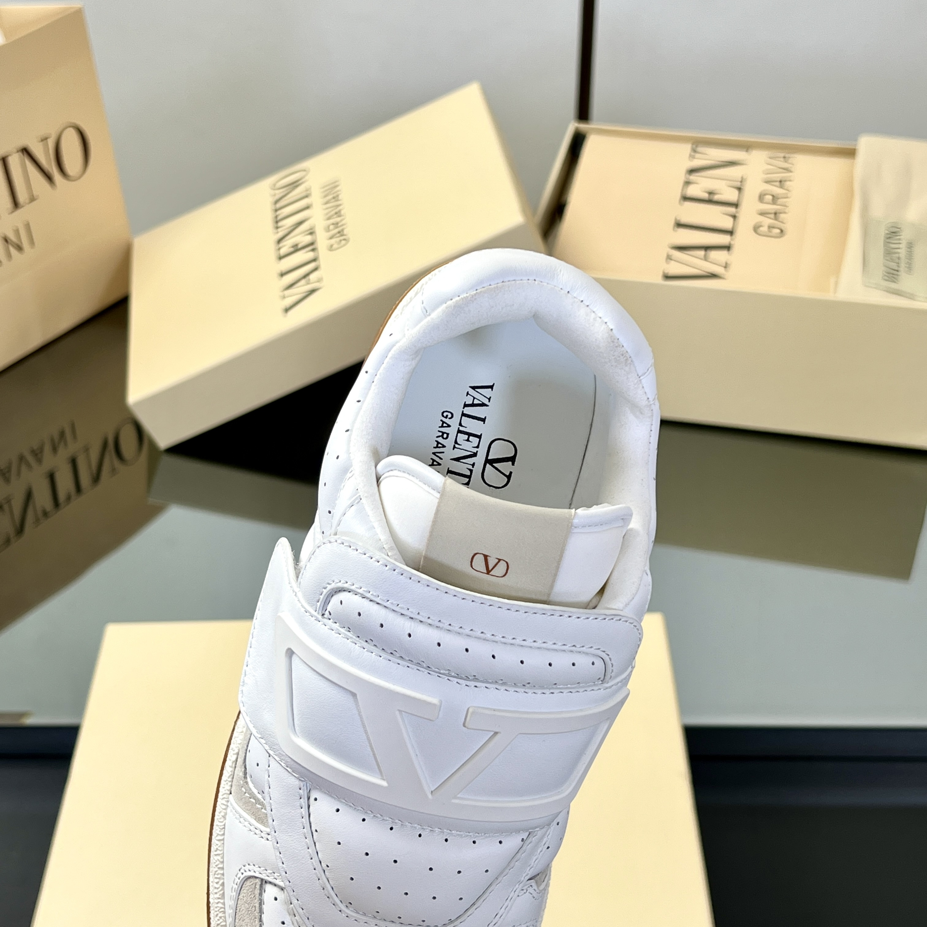 Valentino 2025 New Arrival Couple's Athletic Sneakers