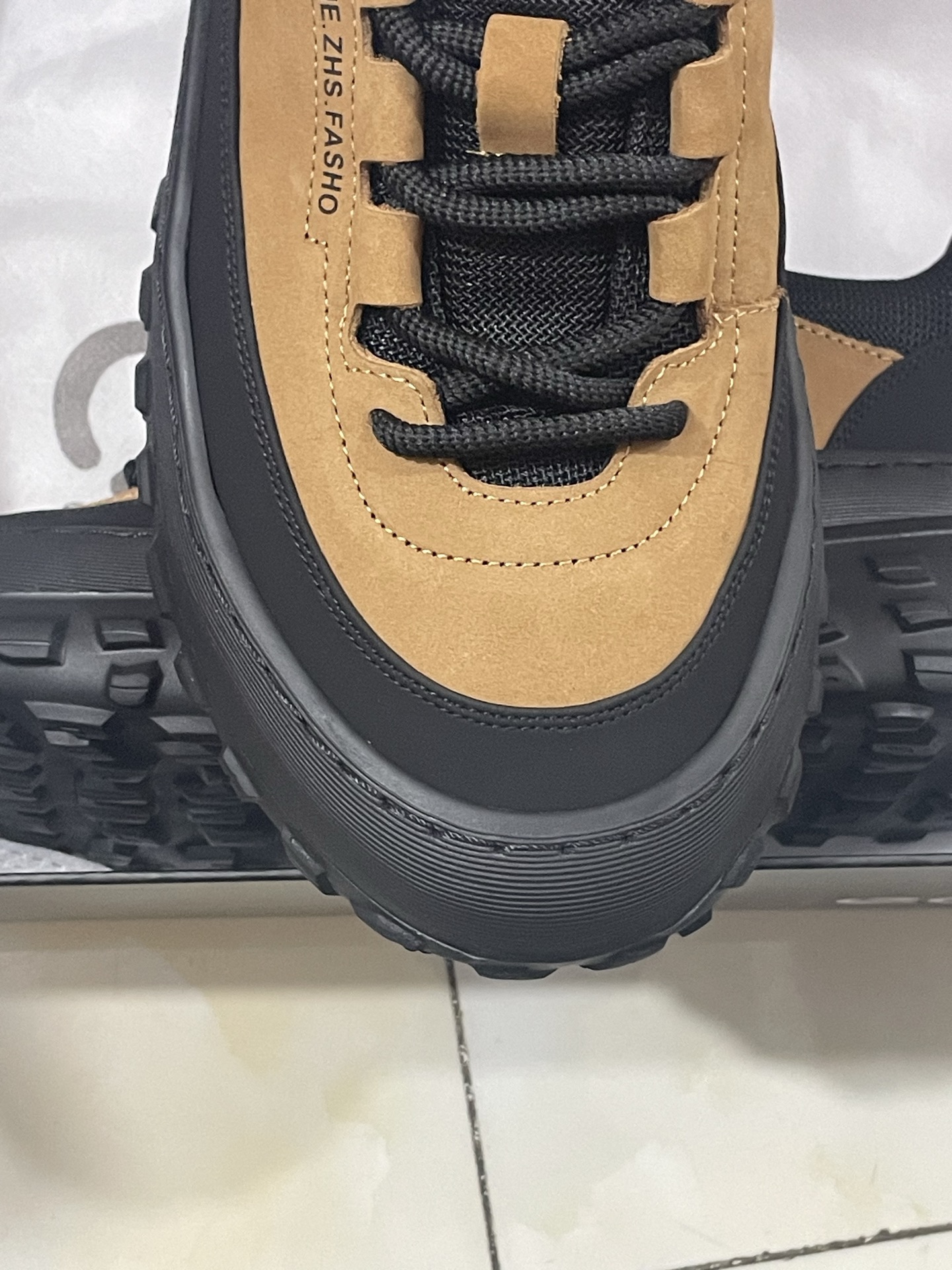 ECCO Retro Chunky Sole Outdoor Casual Shoes