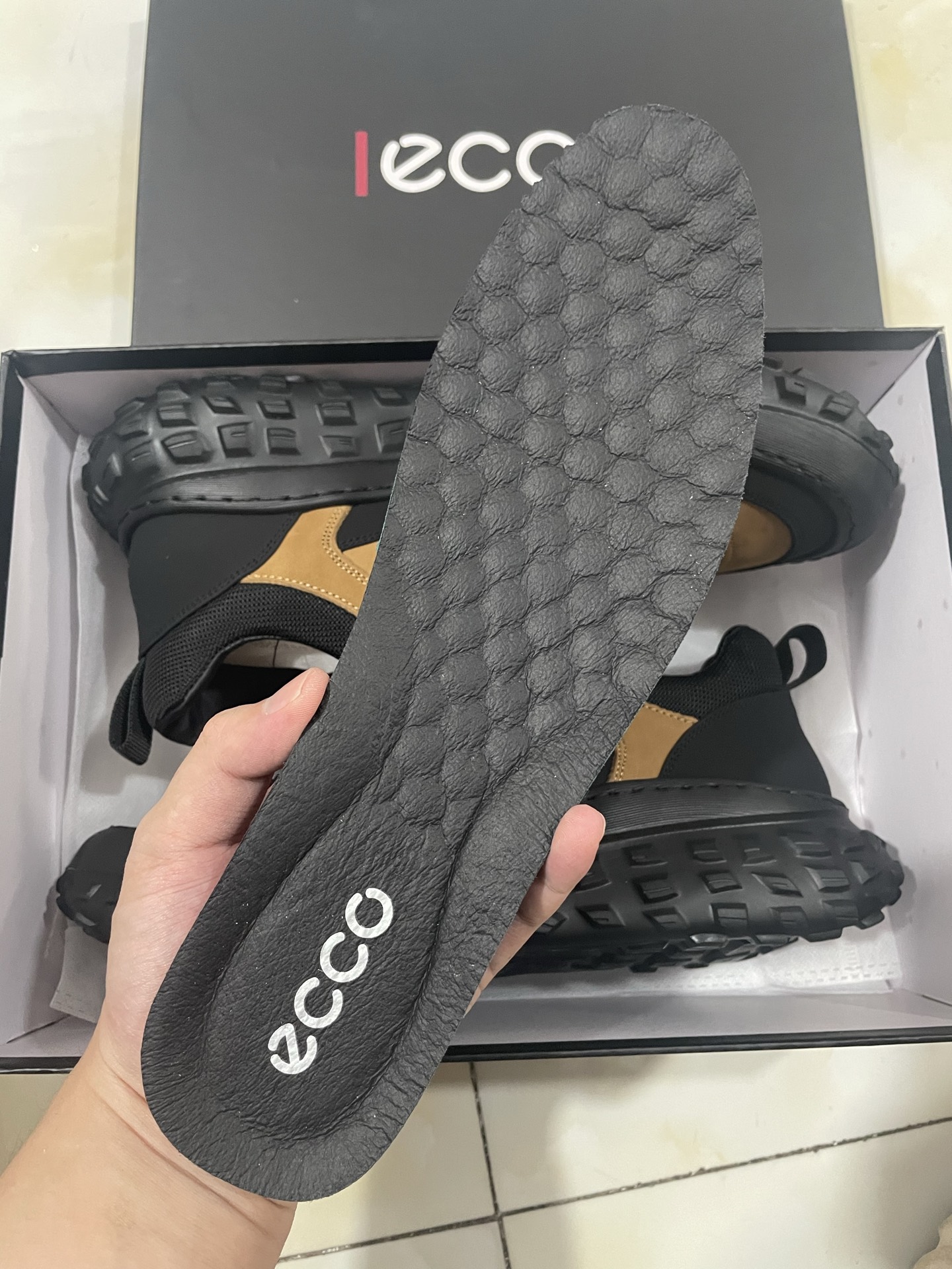 ECCO Retro Chunky Sole Outdoor Casual Shoes