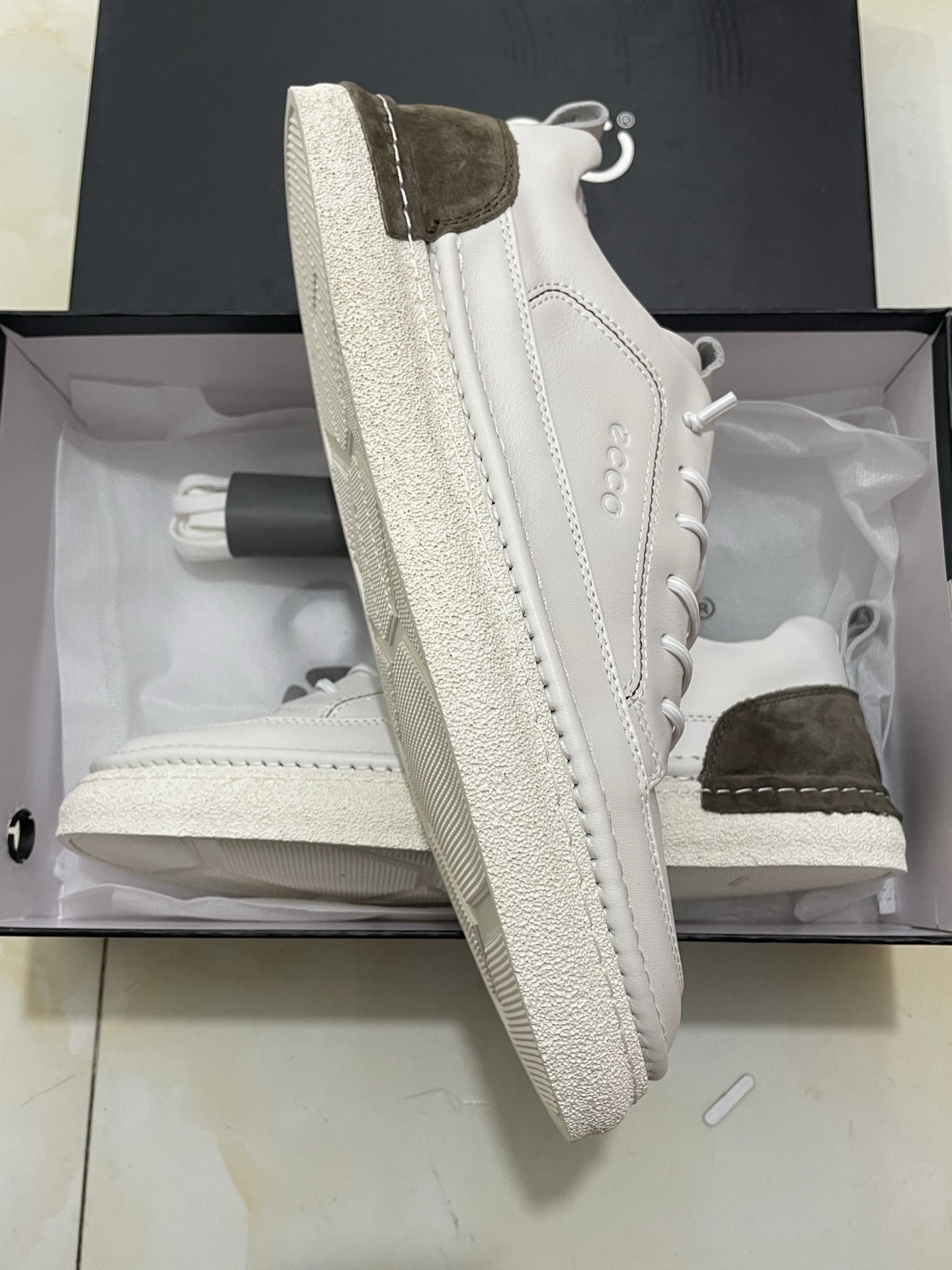 ECCO Soft Cool 7 Series Color-Blocked Casual Sneakers