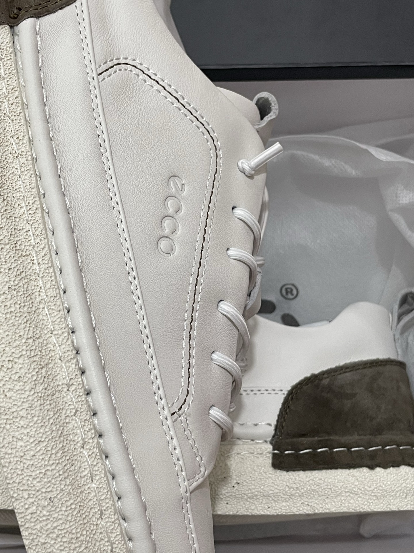 ECCO Soft Cool 7 Series Color-Blocked Casual Sneakers