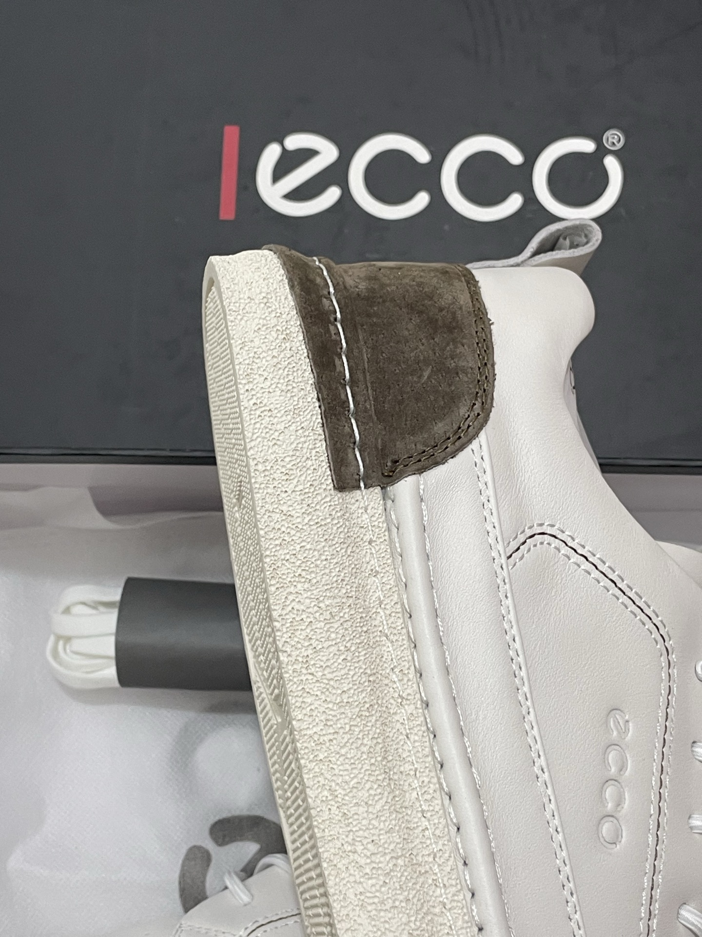 ECCO Soft Cool 7 Series Color-Blocked Casual Sneakers