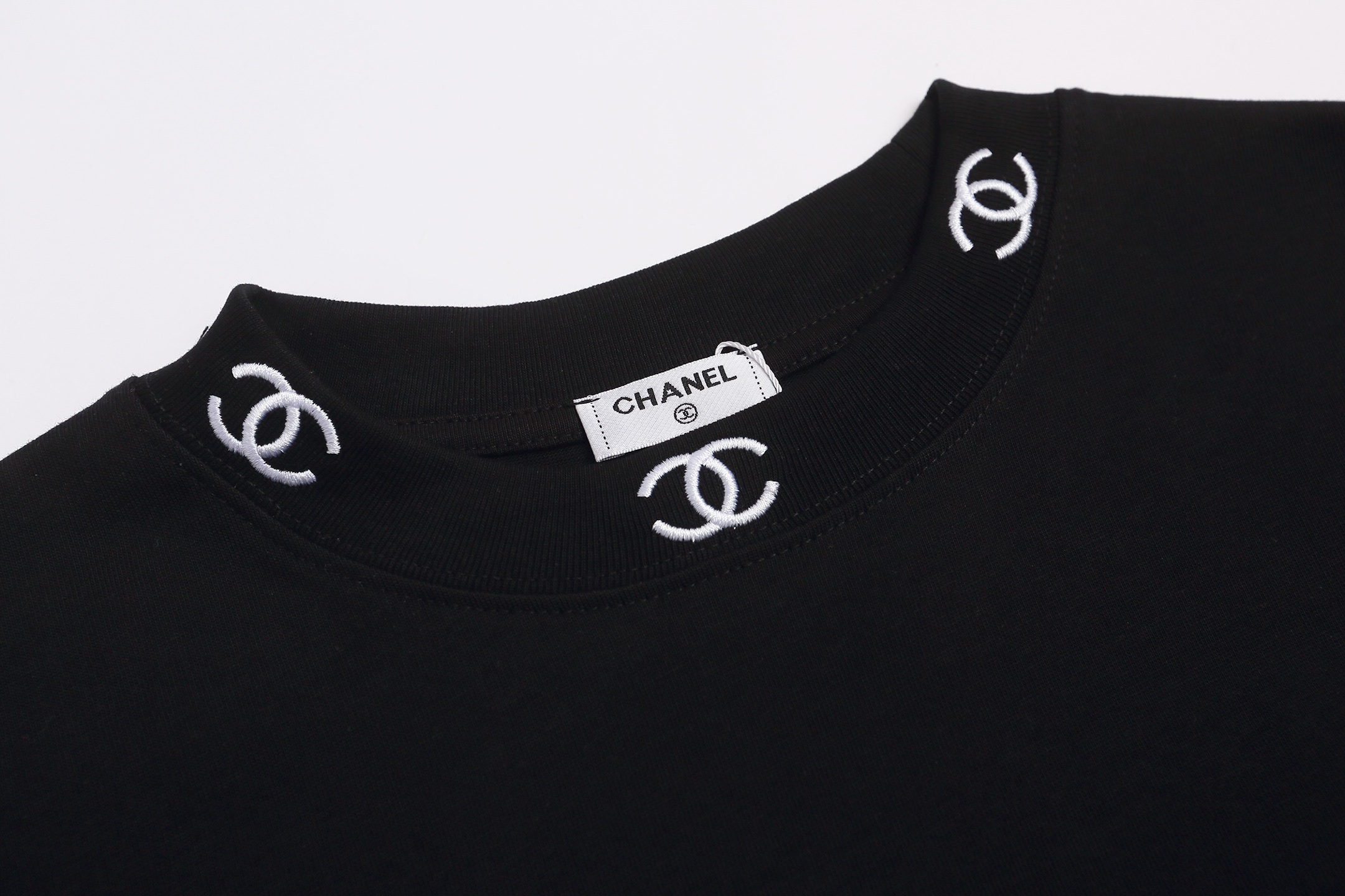 CHANEL New Autumn/Winter Straight Sleeve Long T-Shirt, Loose Fit