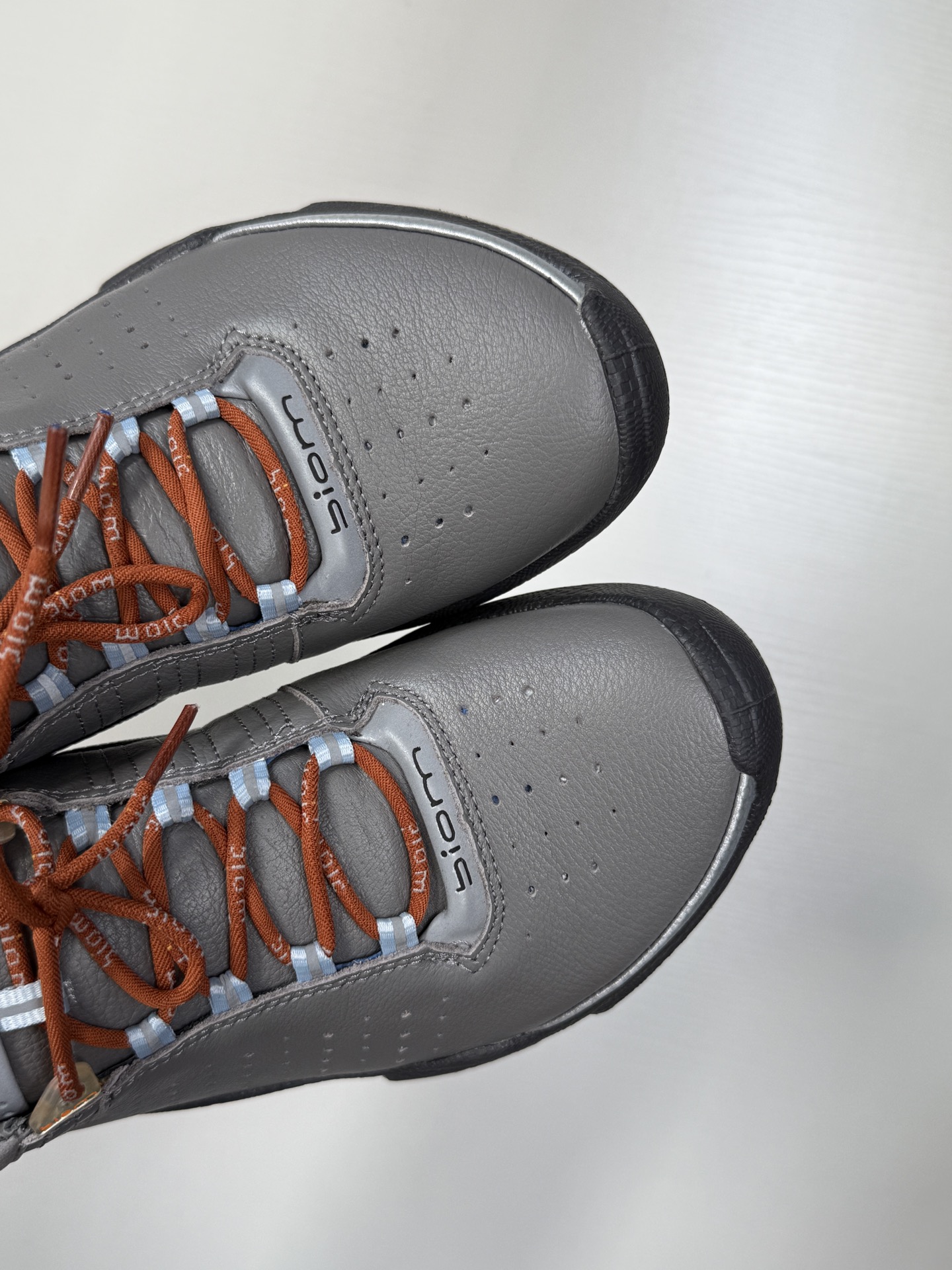 ECCO Genuine Leather Breathable Shock-Absorbing Men's Casual Sneakers