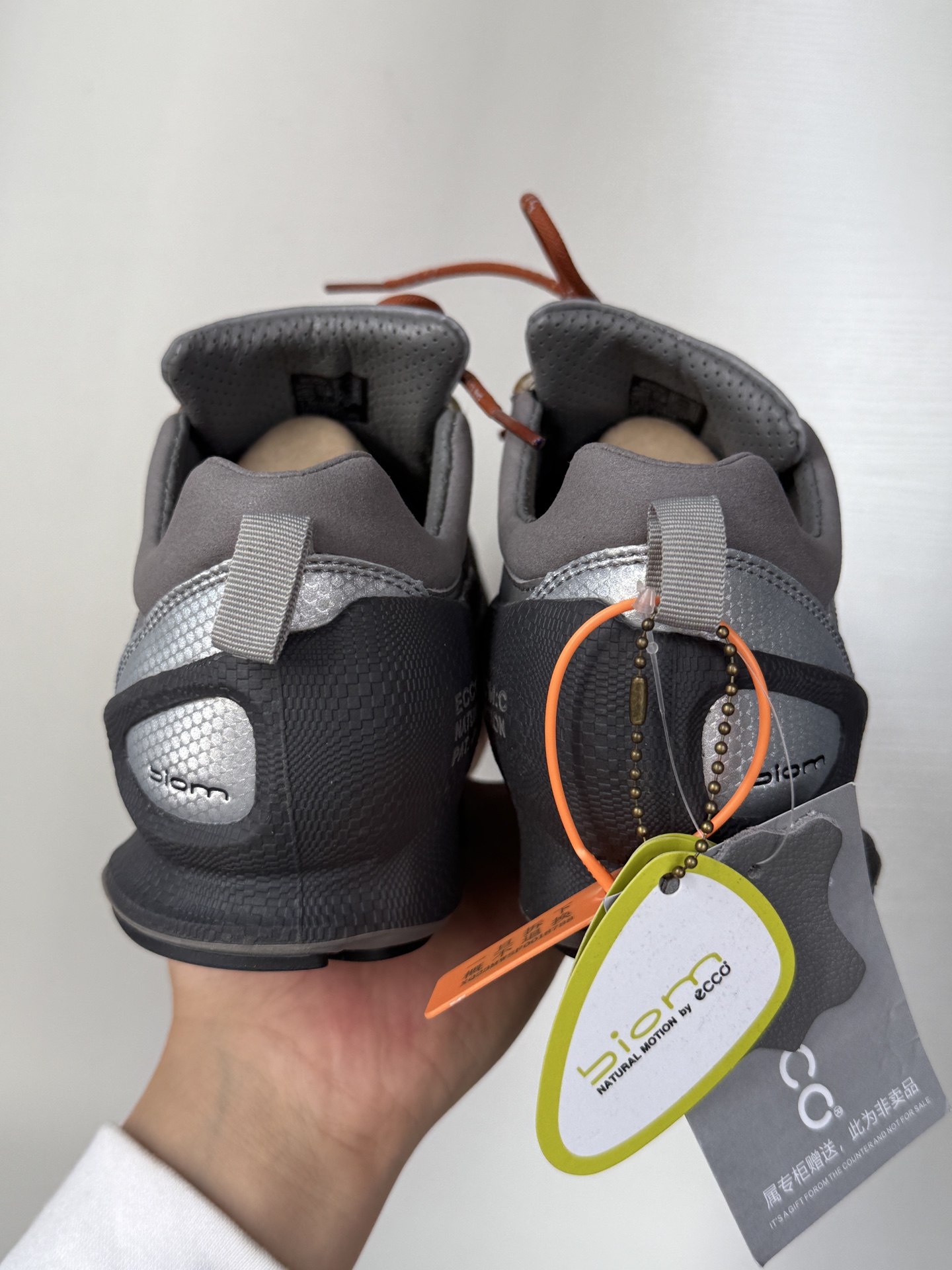 ECCO Genuine Leather Breathable Shock-Absorbing Men's Casual Sneakers