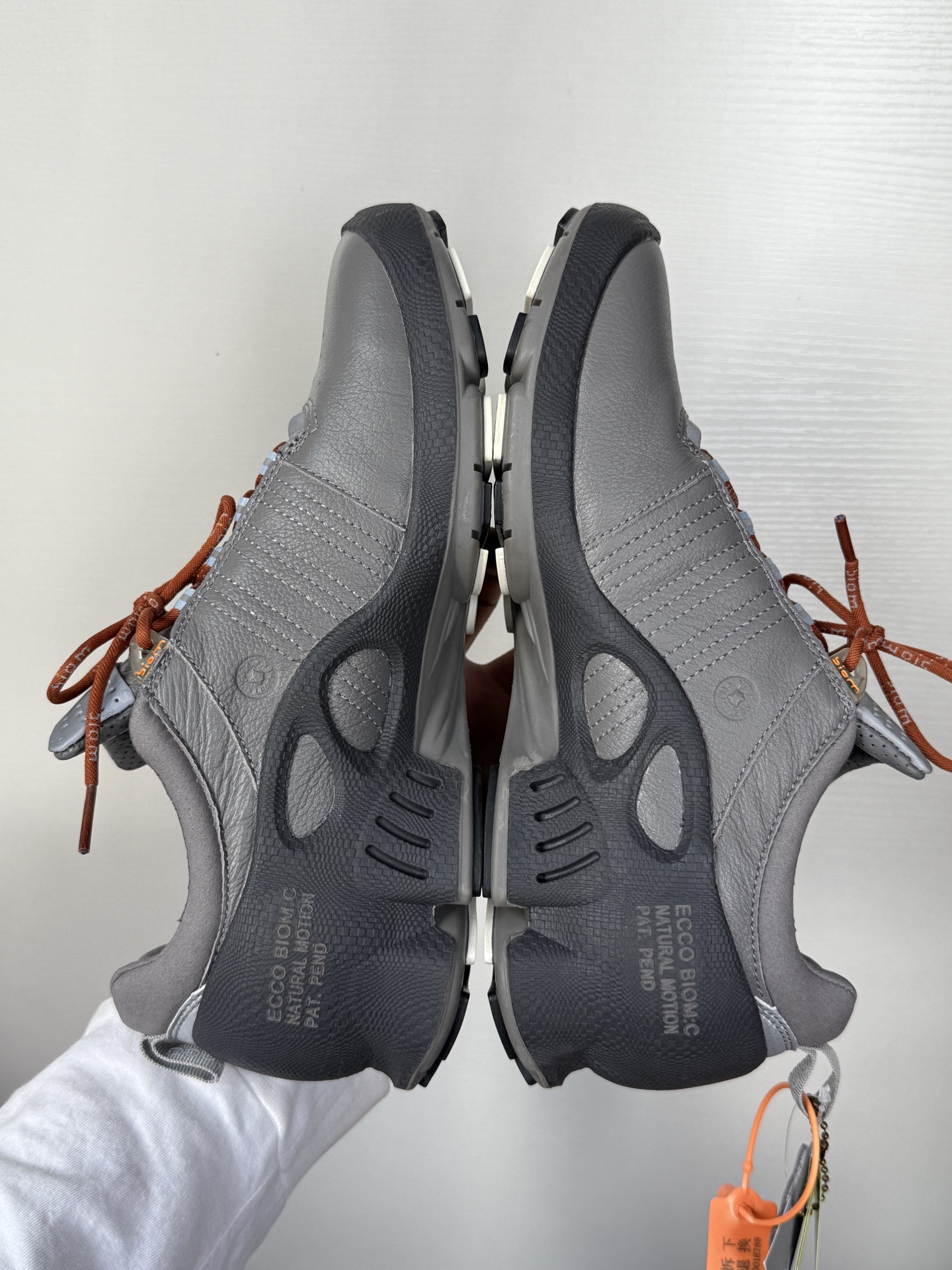 ECCO Genuine Leather Breathable Shock-Absorbing Men's Casual Sneakers